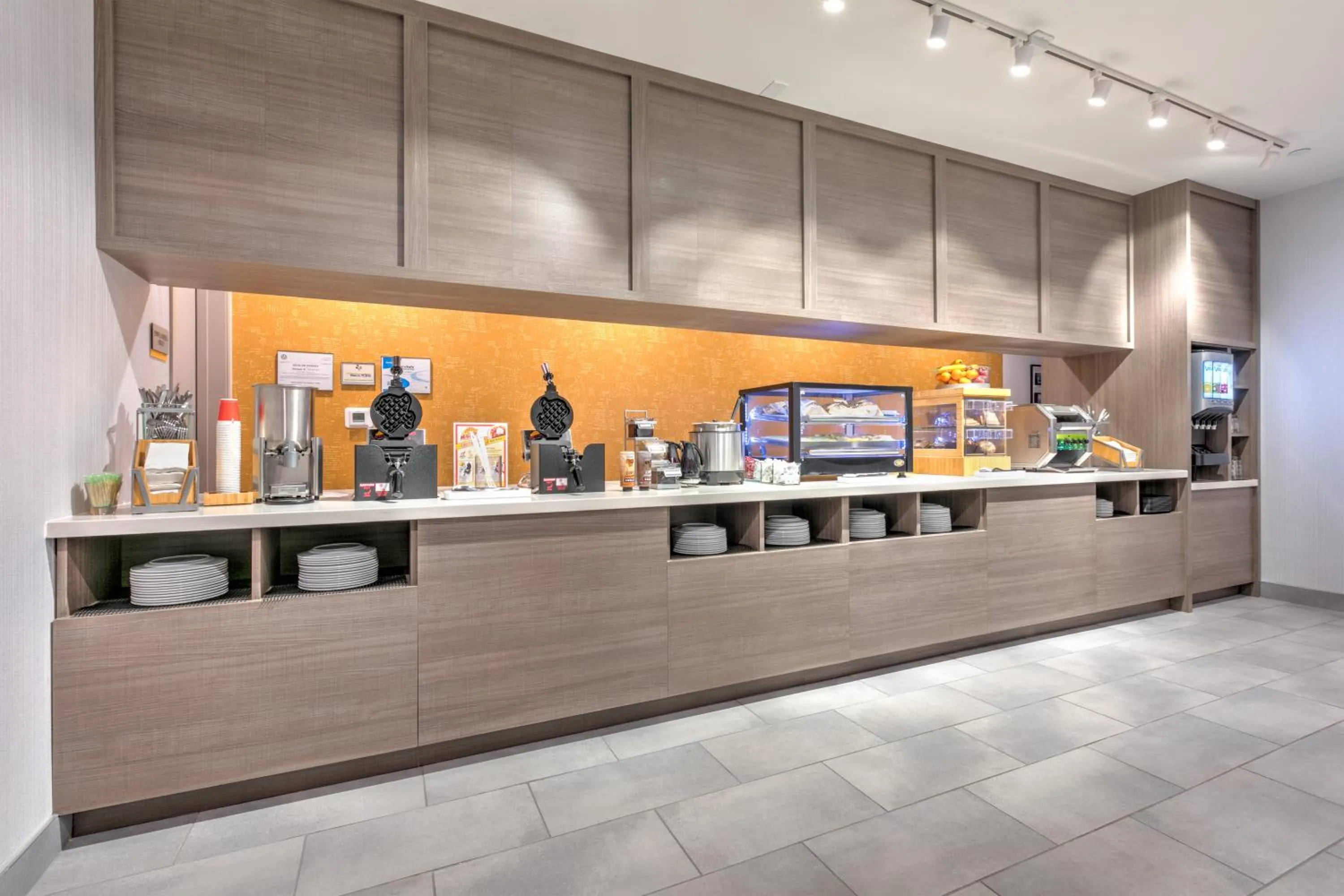 Breakfast in Home2 Suites By Hilton Huntsville, Tx