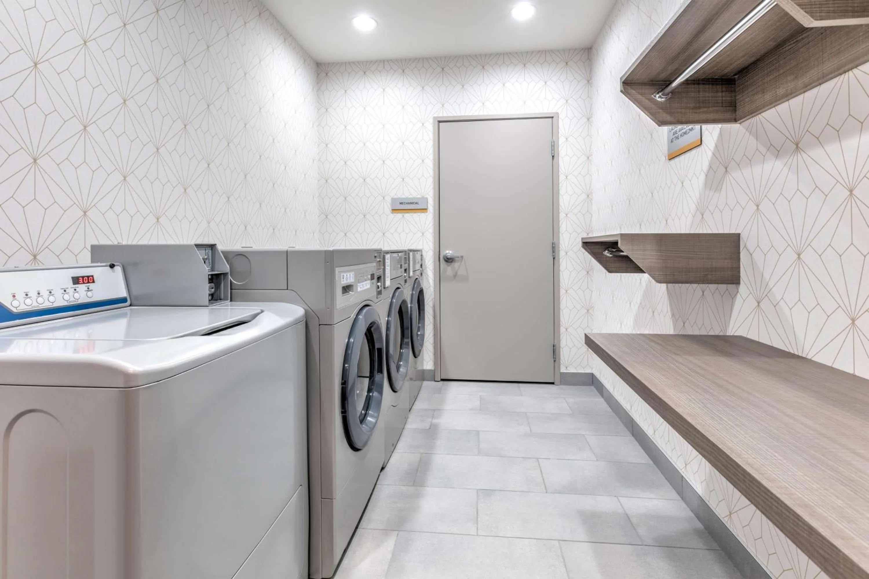 Property building in Home2 Suites By Hilton Huntsville, Tx