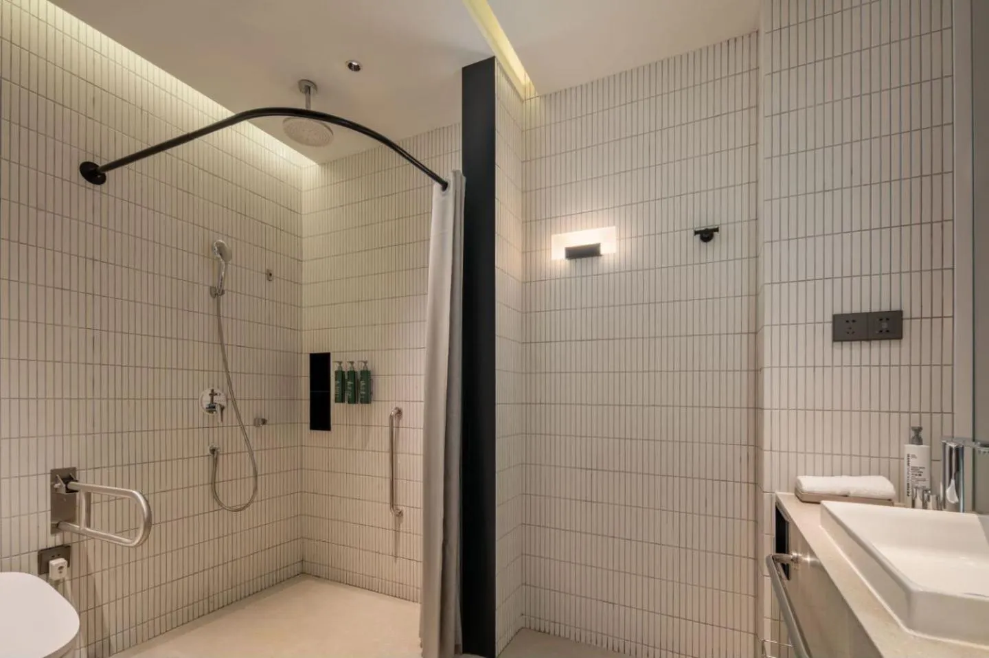 Shower in Hilton Garden Inn Nanjing Hexi Olympic Sports Center