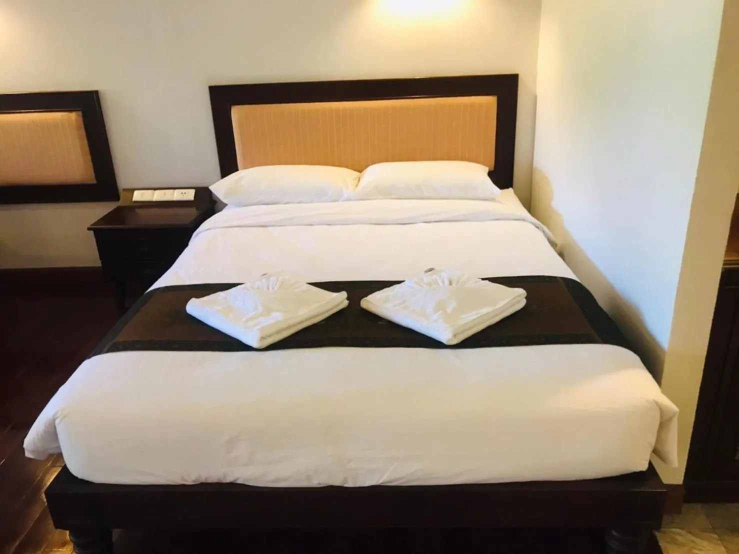 Bed in Saensukkho Hotel & Resort