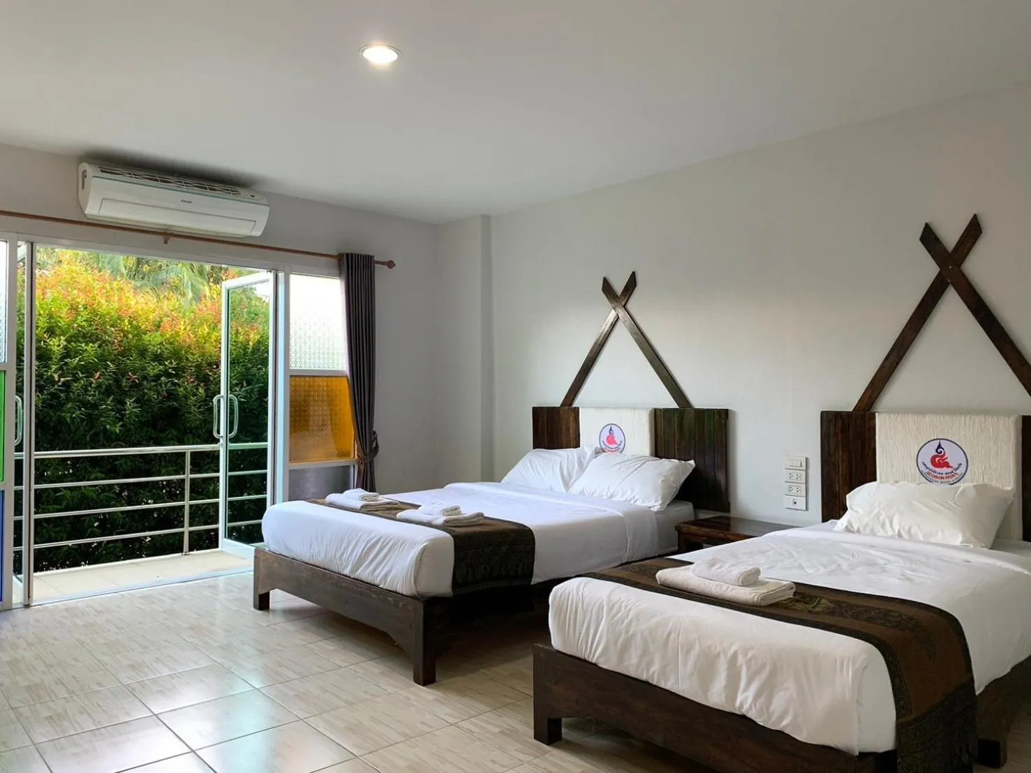 Bed in Saensukkho Hotel & Resort