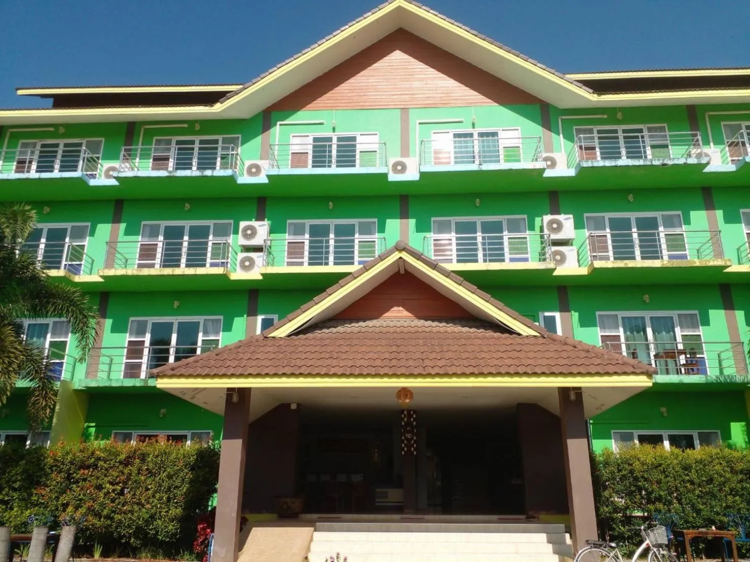 Property building in Saensukkho Hotel & Resort