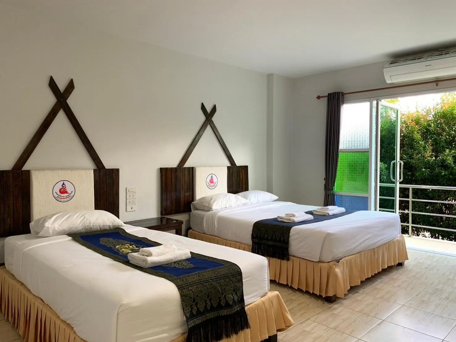 Bed in Saensukkho Hotel & Resort