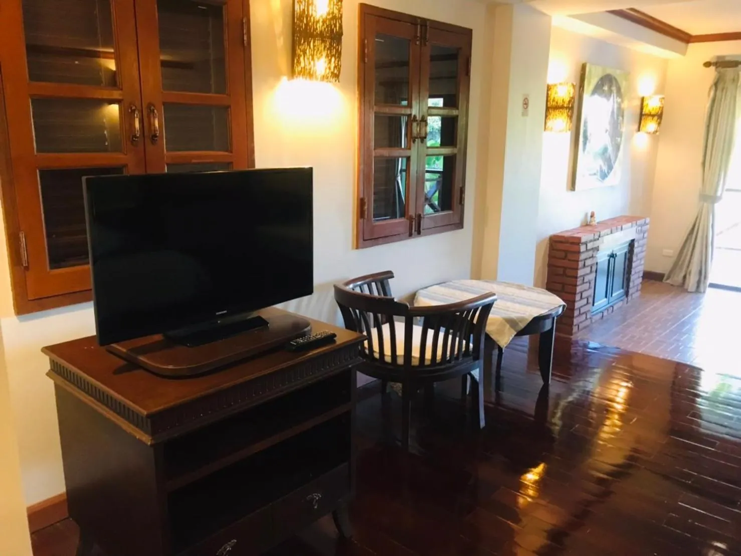 TV and multimedia in Saensukkho Hotel & Resort