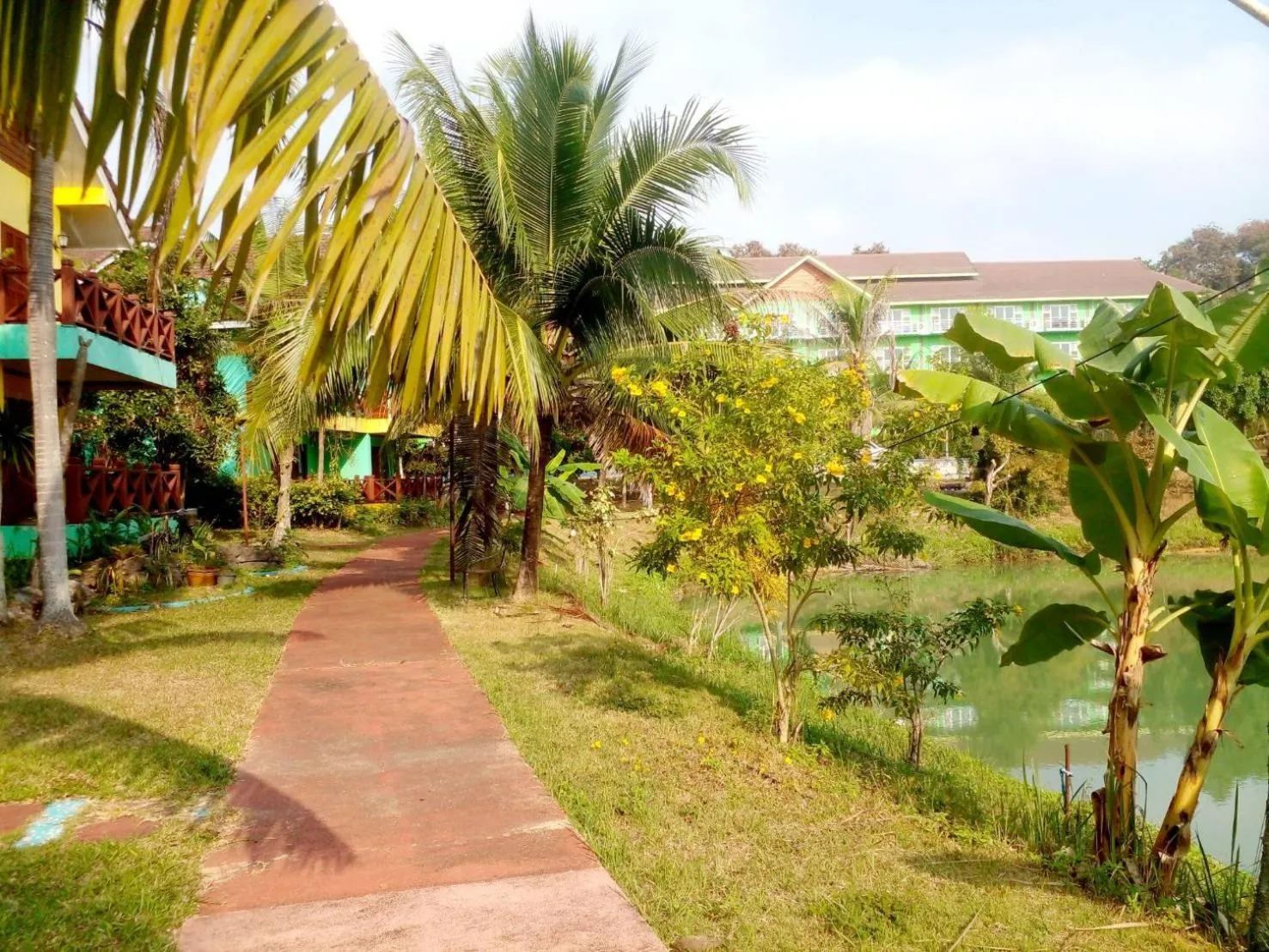 Property building in Saensukkho Hotel & Resort