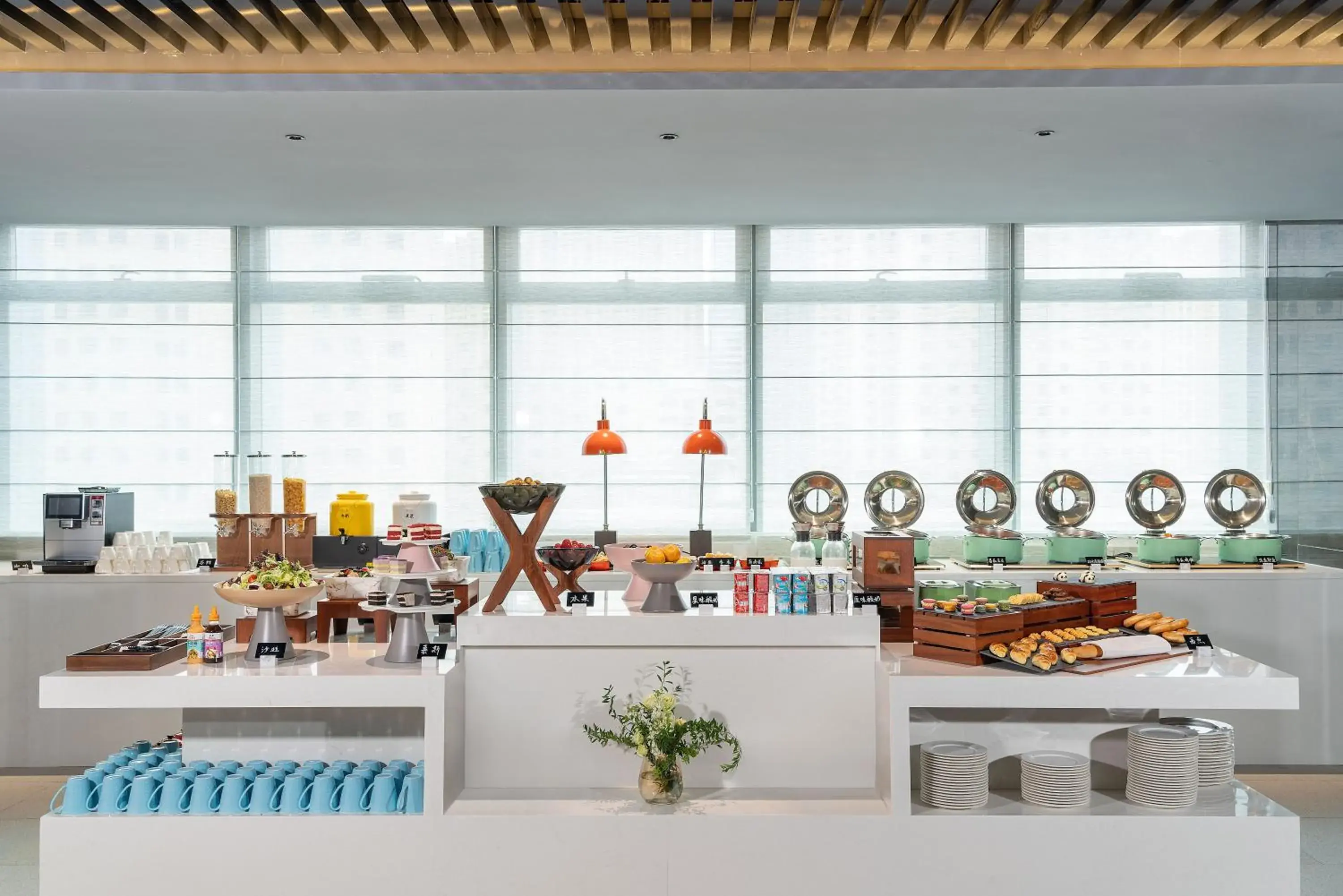 Restaurant/places to eat in Holiday Inn Express Lanzhou Downtown by IHG Restaurant/places to eat in Holiday Inn Express Lanzhou Downtown by IHG