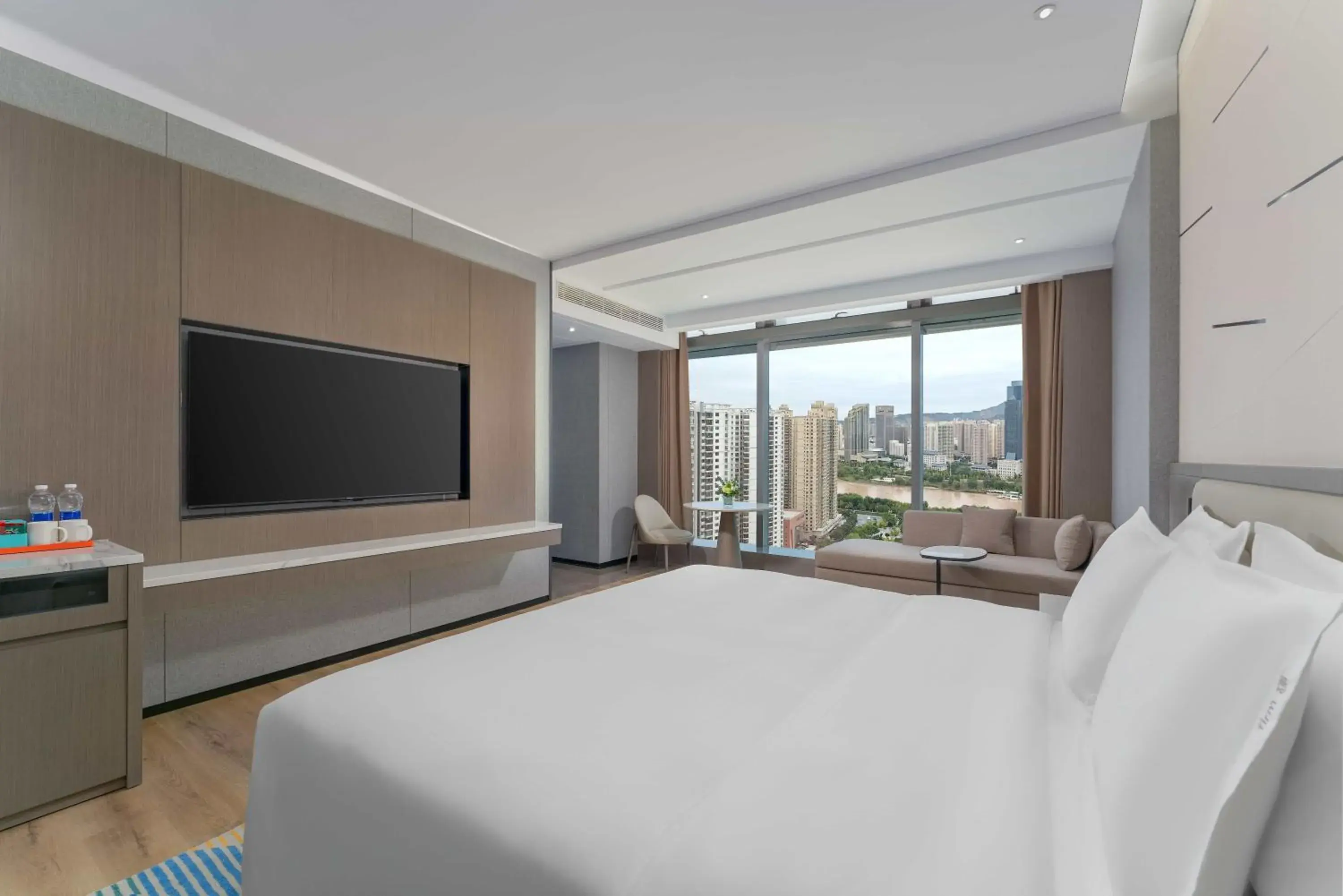 Photo of the whole room, Bed in Holiday Inn Express Lanzhou Downtown by IHG Photo of the whole room, Bed in Holiday Inn Express Lanzhou Downtown by IHG