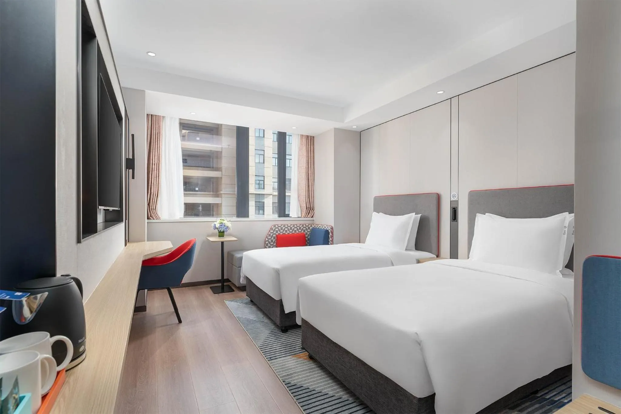 Photo of the whole room, Bed in Holiday Inn Express Xi'an Daxing by IHG