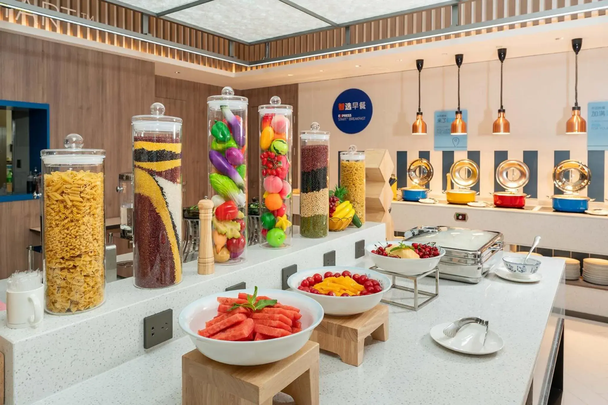 Breakfast in Holiday Inn Express Xi'an Daxing by IHG Breakfast in Holiday Inn Express Xi'an Daxing by IHG