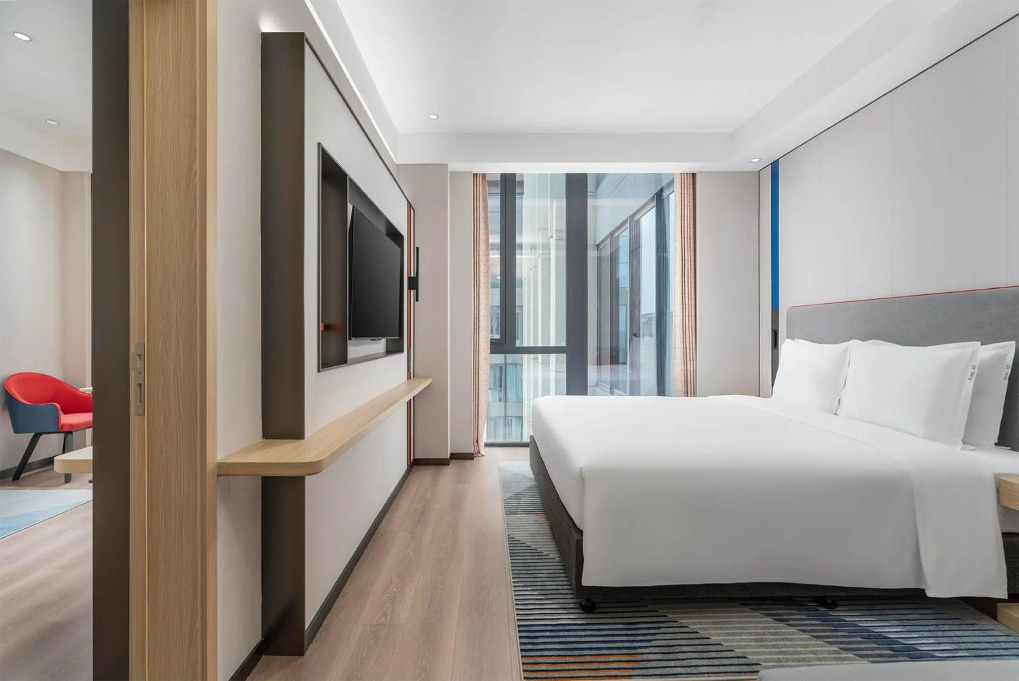 Photo of the whole room, Bed in Holiday Inn Express Xi'an Daxing by IHG