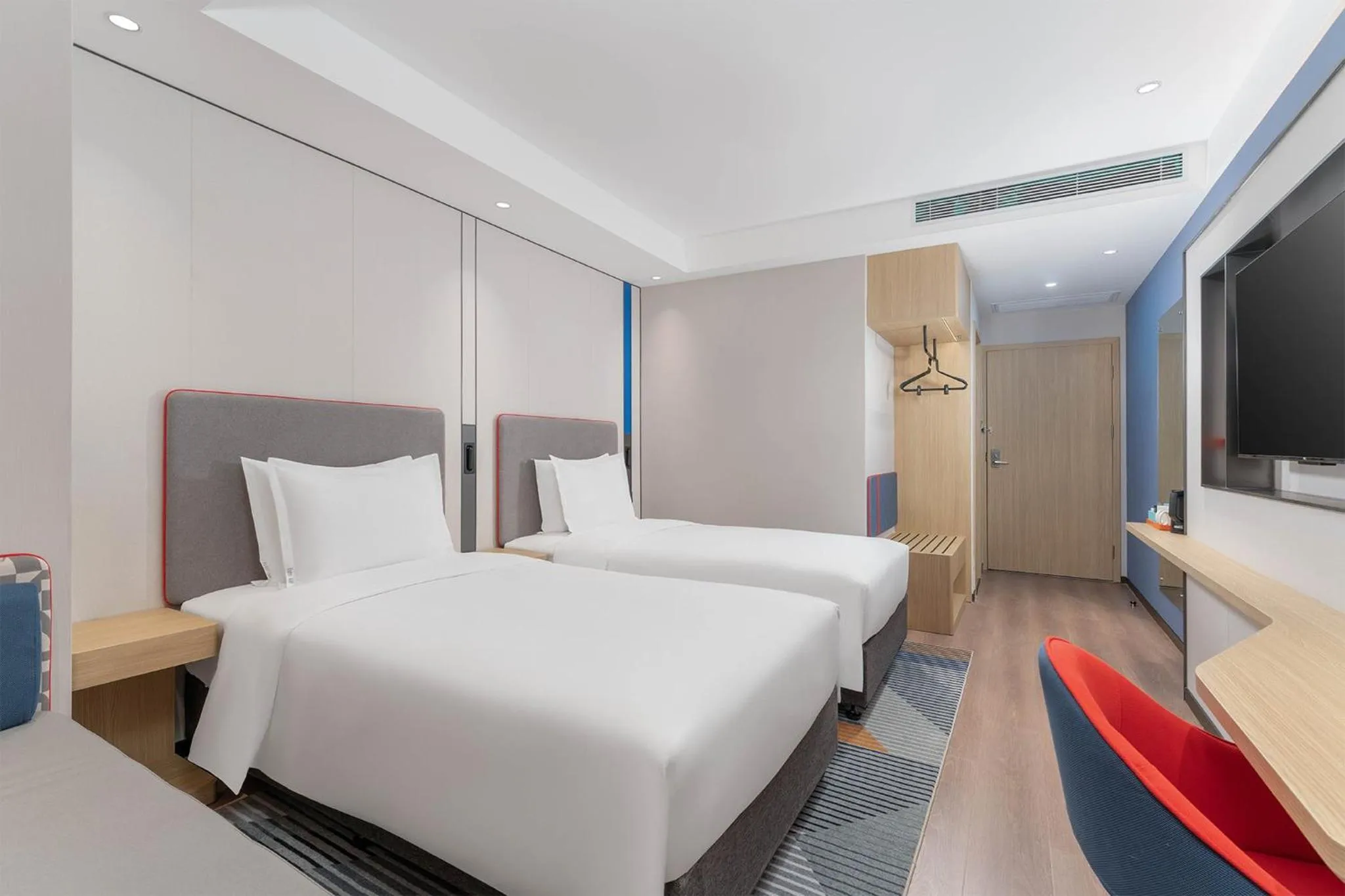 Photo of the whole room, Bed in Holiday Inn Express Xi'an Daxing by IHG