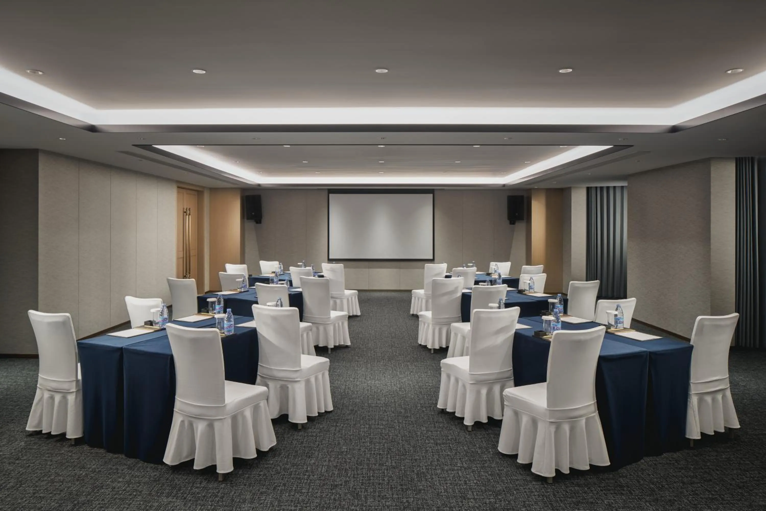 Meeting/conference room in voco Xi'an Qindu Legend by IHG
