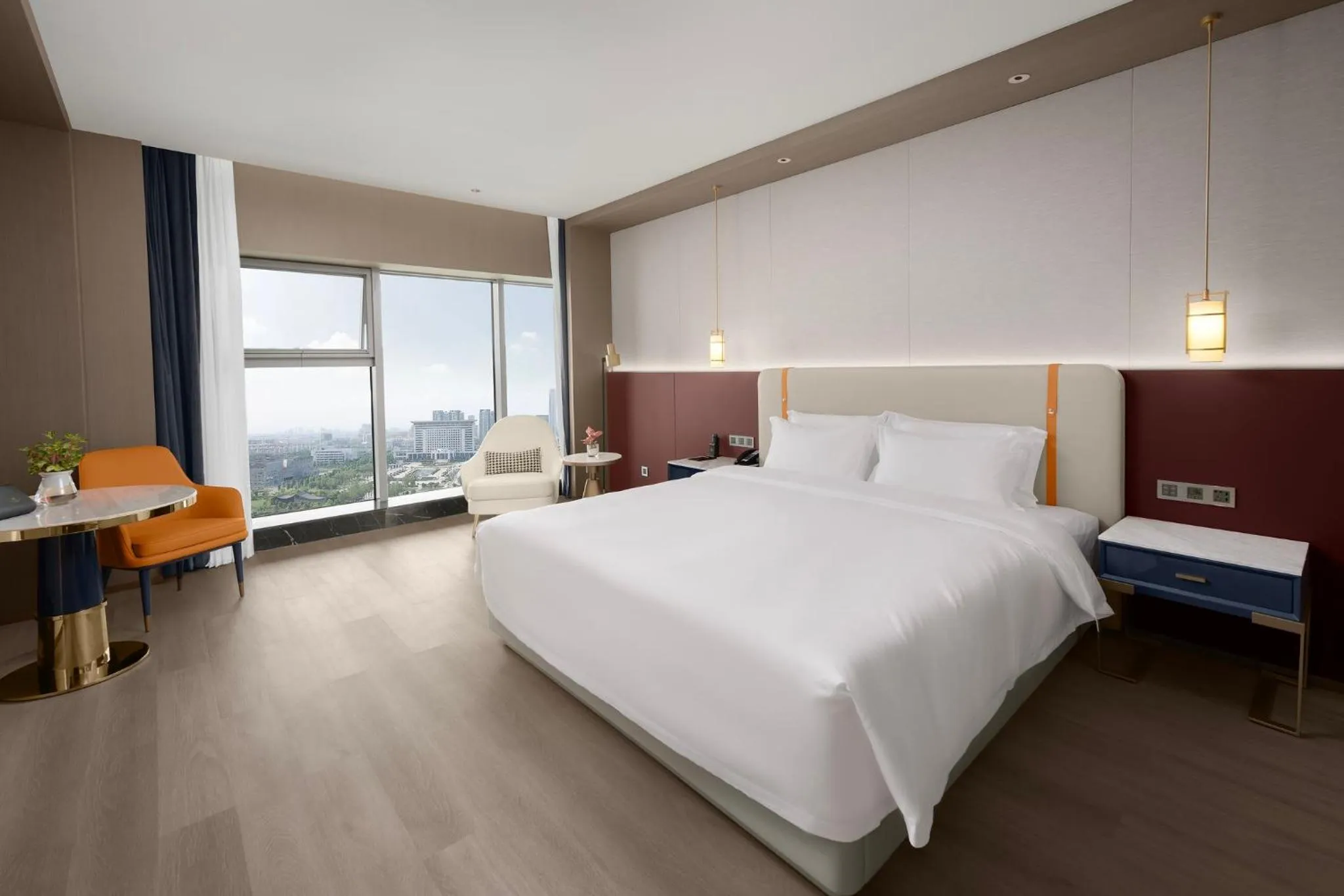 Photo of the whole room, Bed in voco Xi'an Qindu Legend by IHG