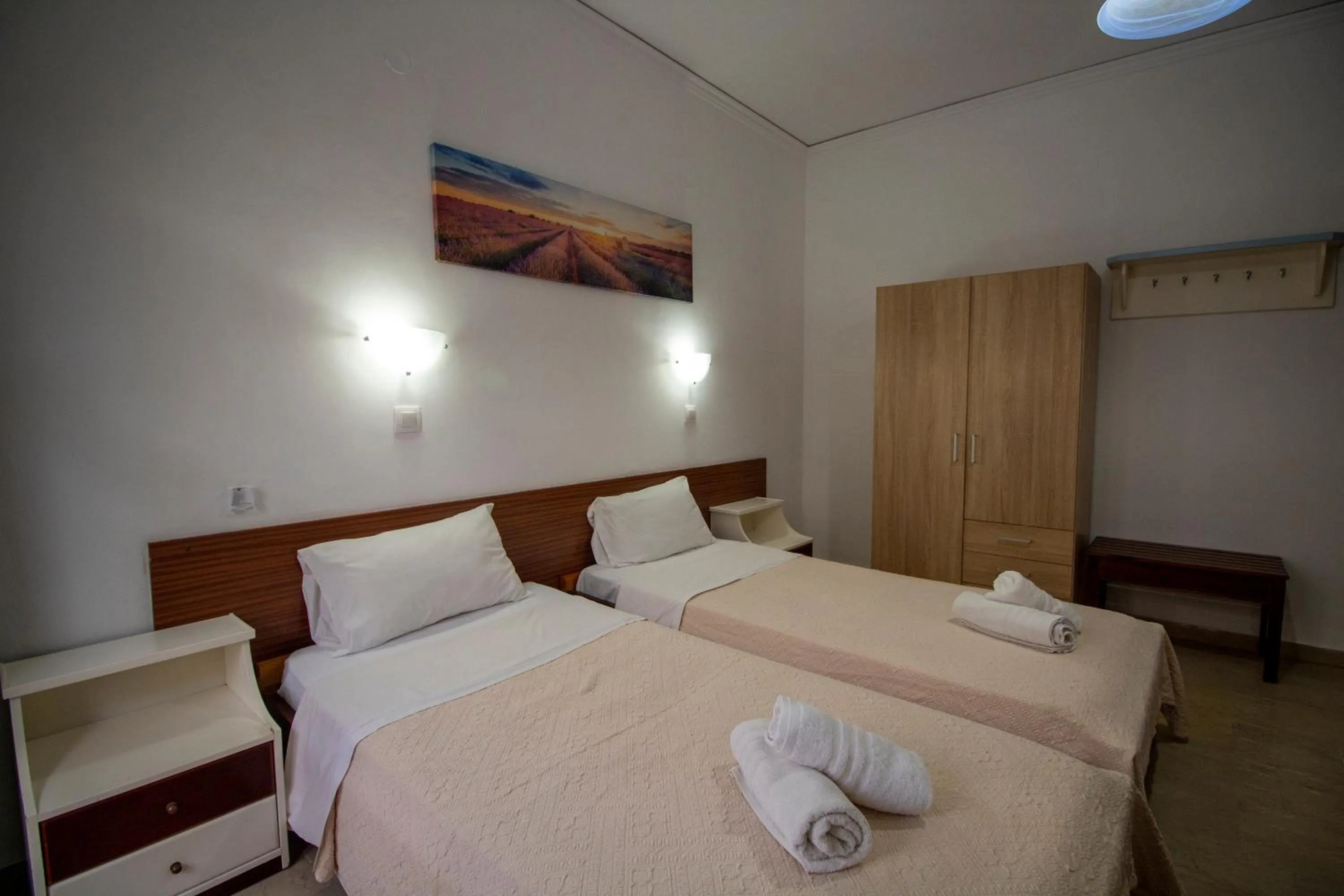 Bed in Harrys bar & apartments