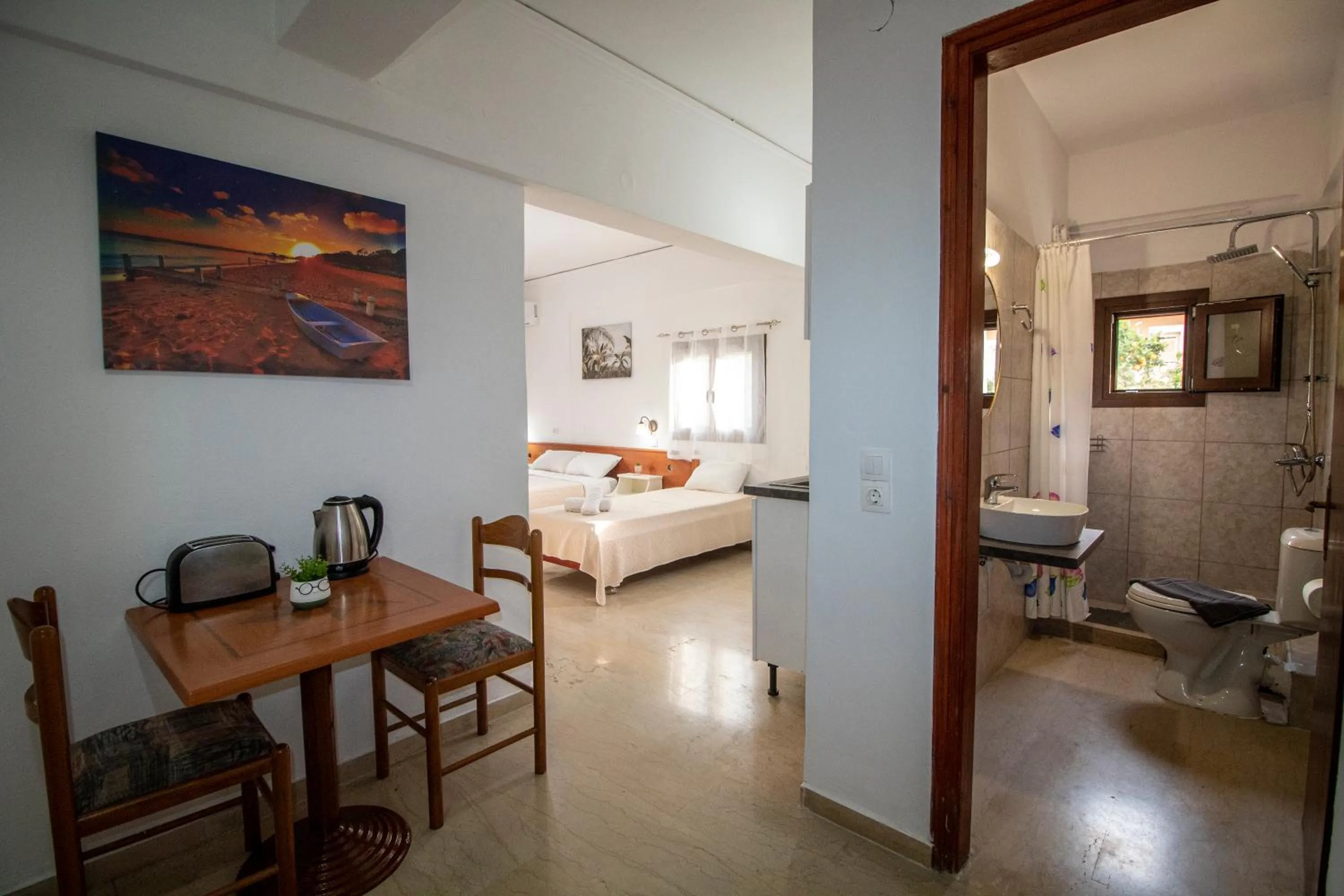 Bed in Harrys bar & apartments