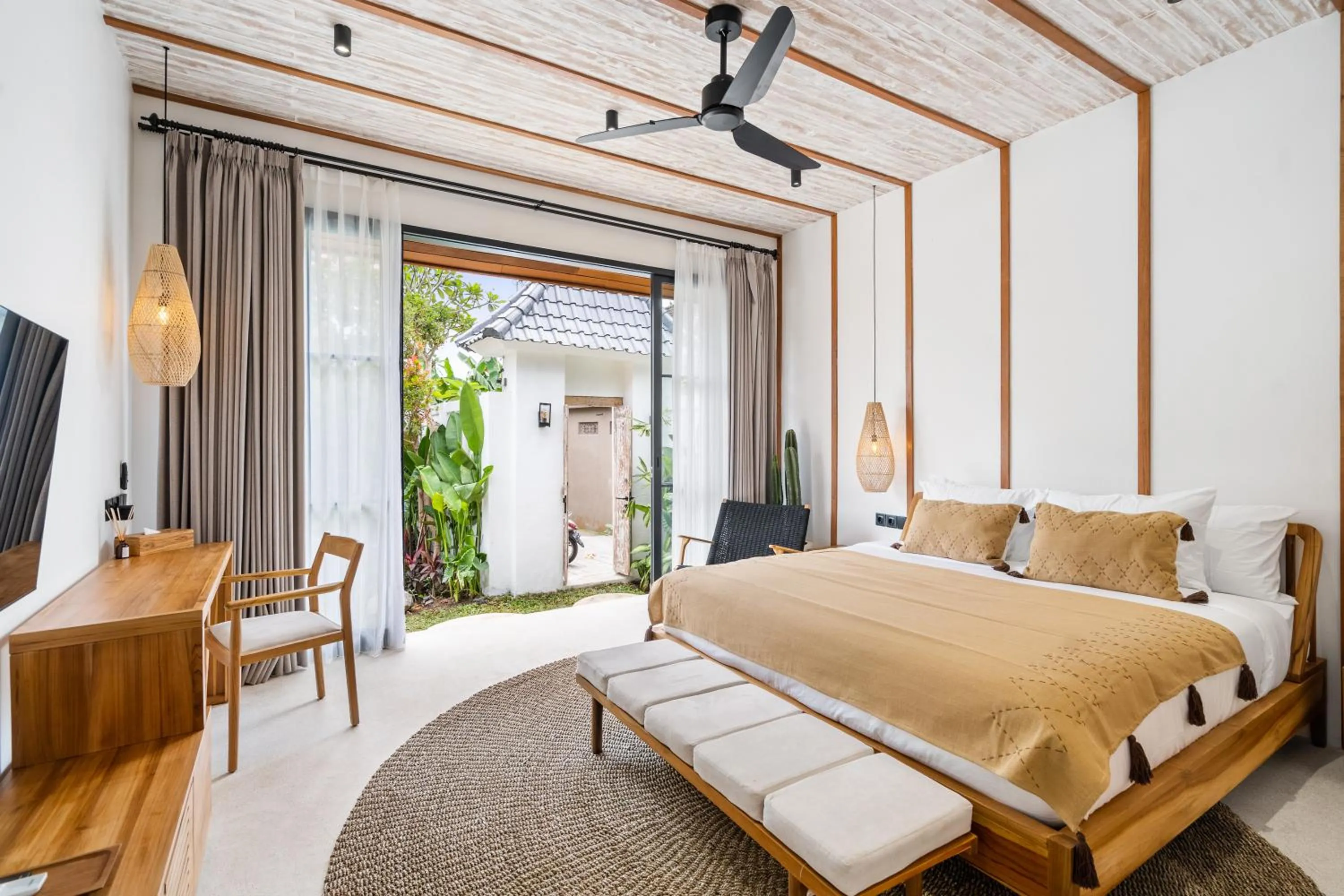 Bed in Alicante Villa