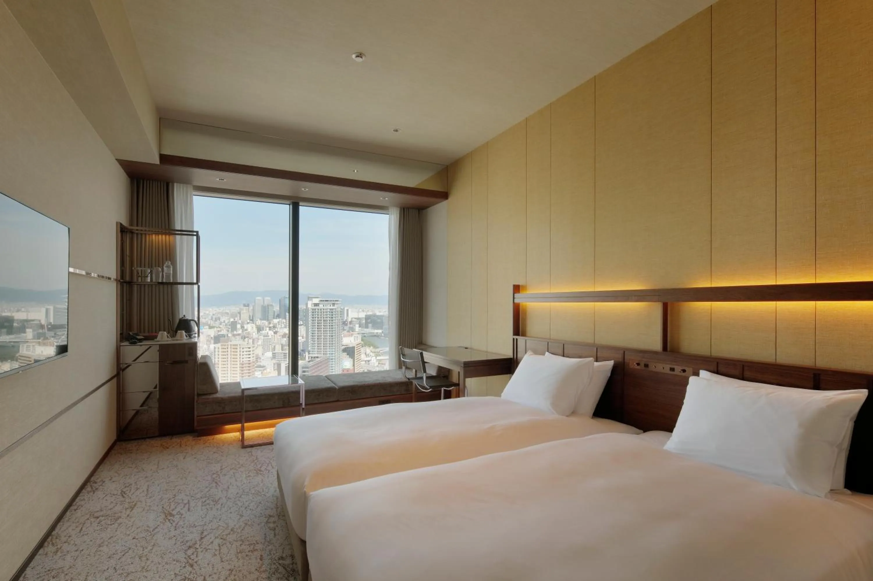 View (from property/room), Bed in Candeo Hotels Osaka The Tower