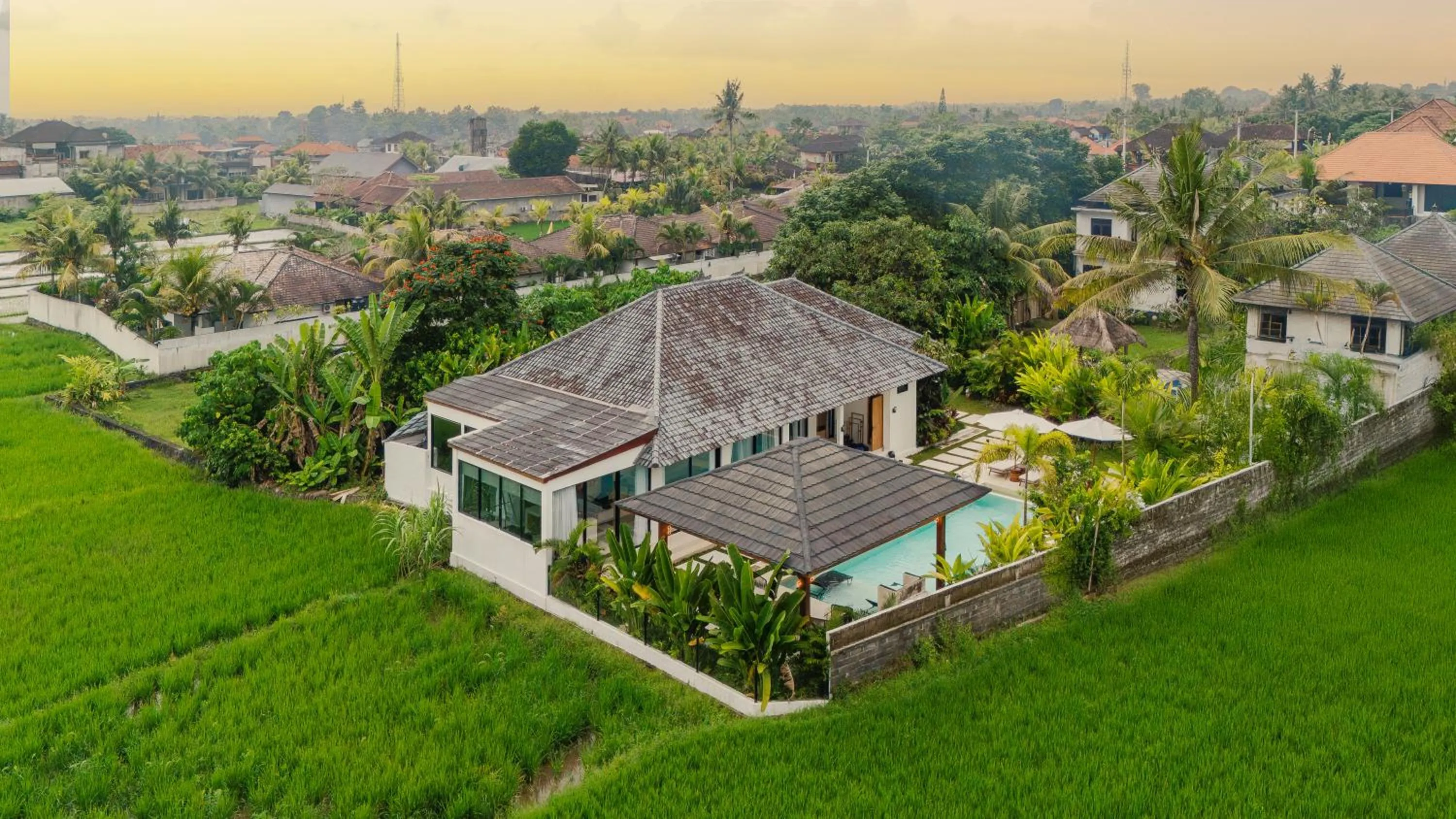 Property building in Marbella Villa