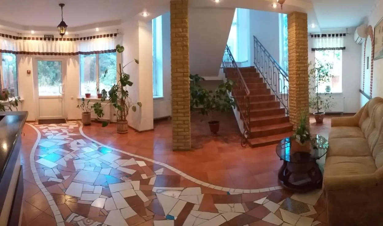 Facade/entrance in Hotel Aragvi