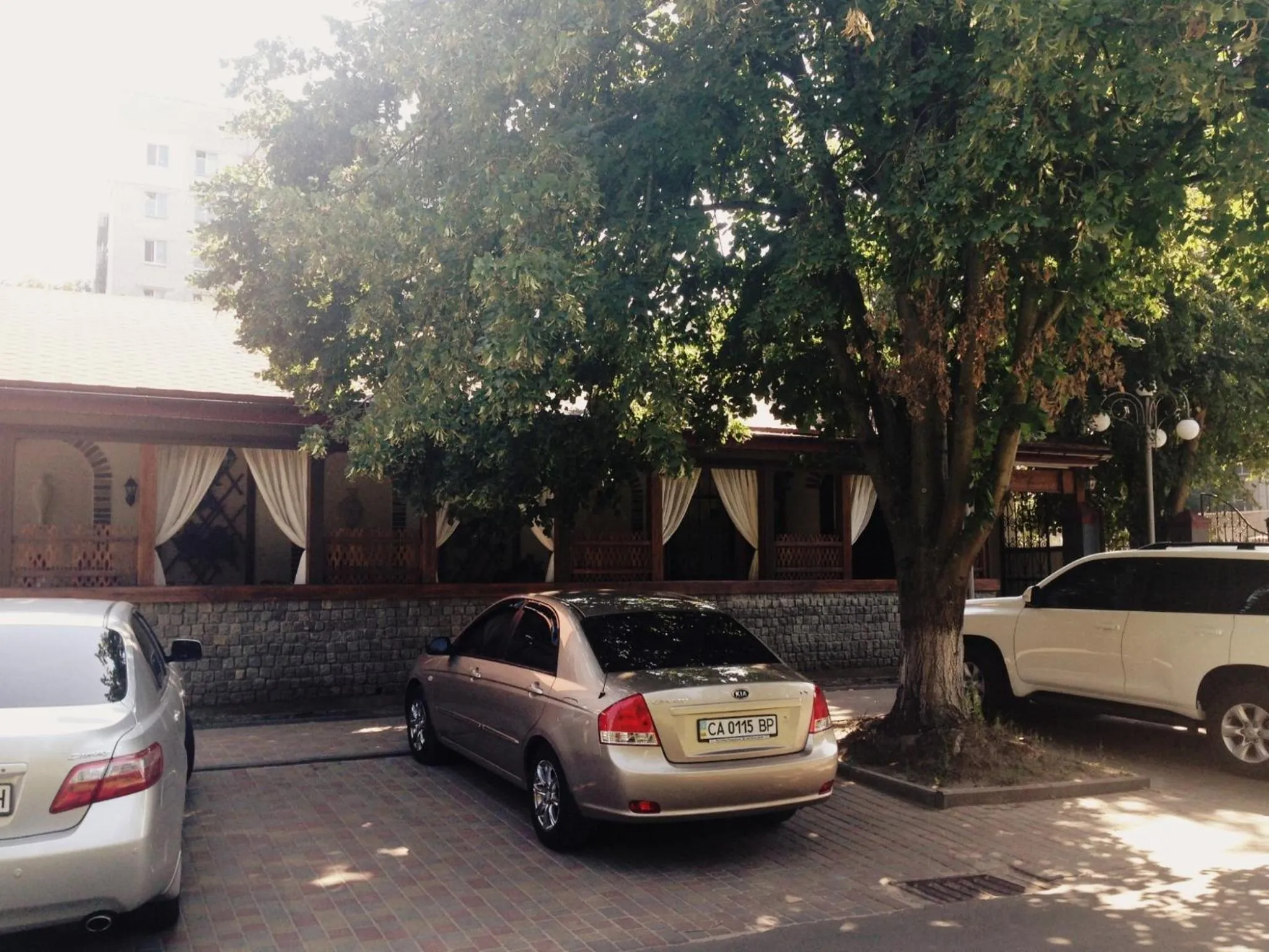 Facade/entrance in Hotel Aragvi