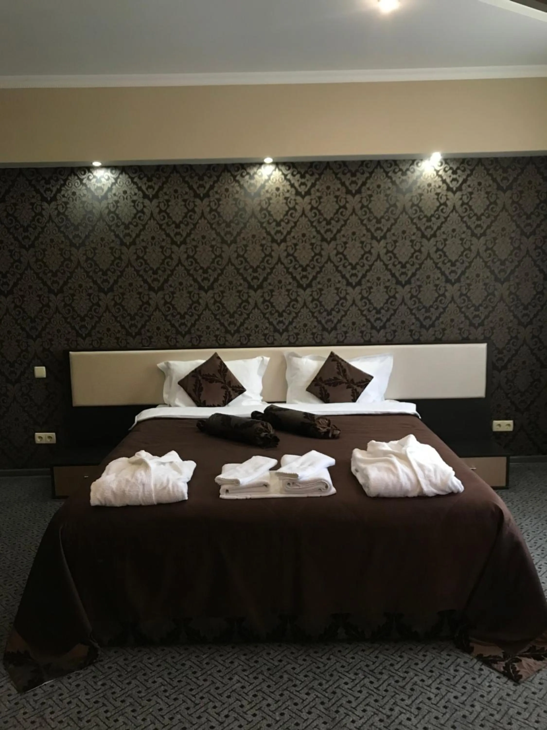 Bed in Hotel Aragvi