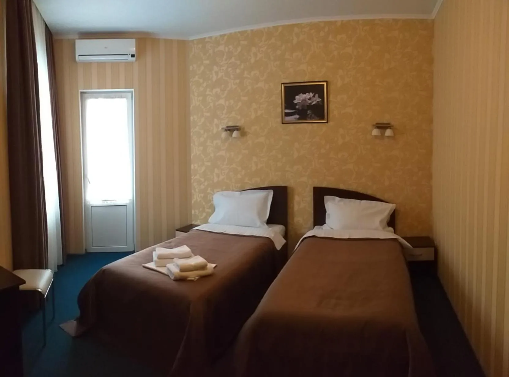 Bed in Hotel Aragvi