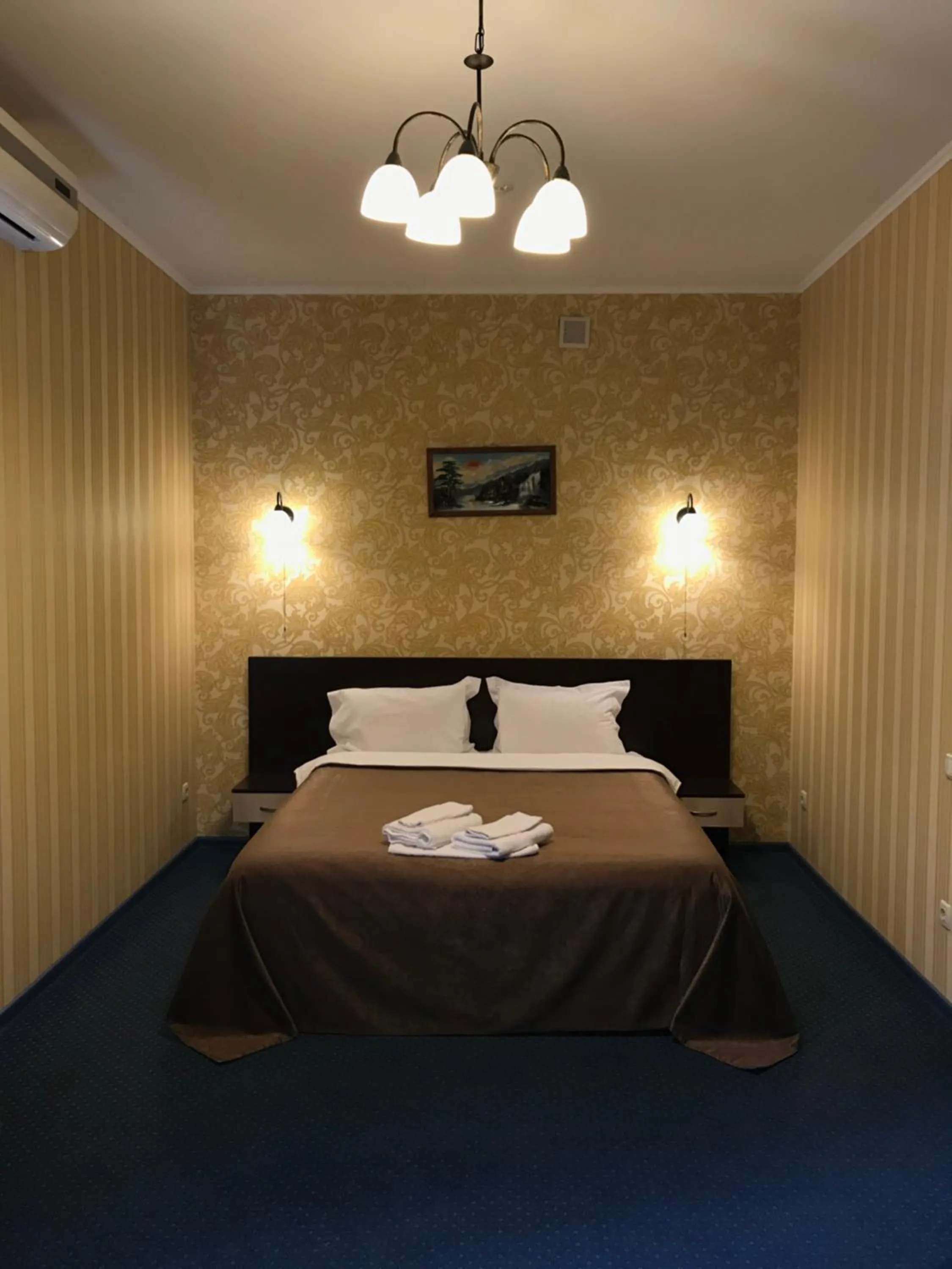 Bed in Hotel Aragvi
