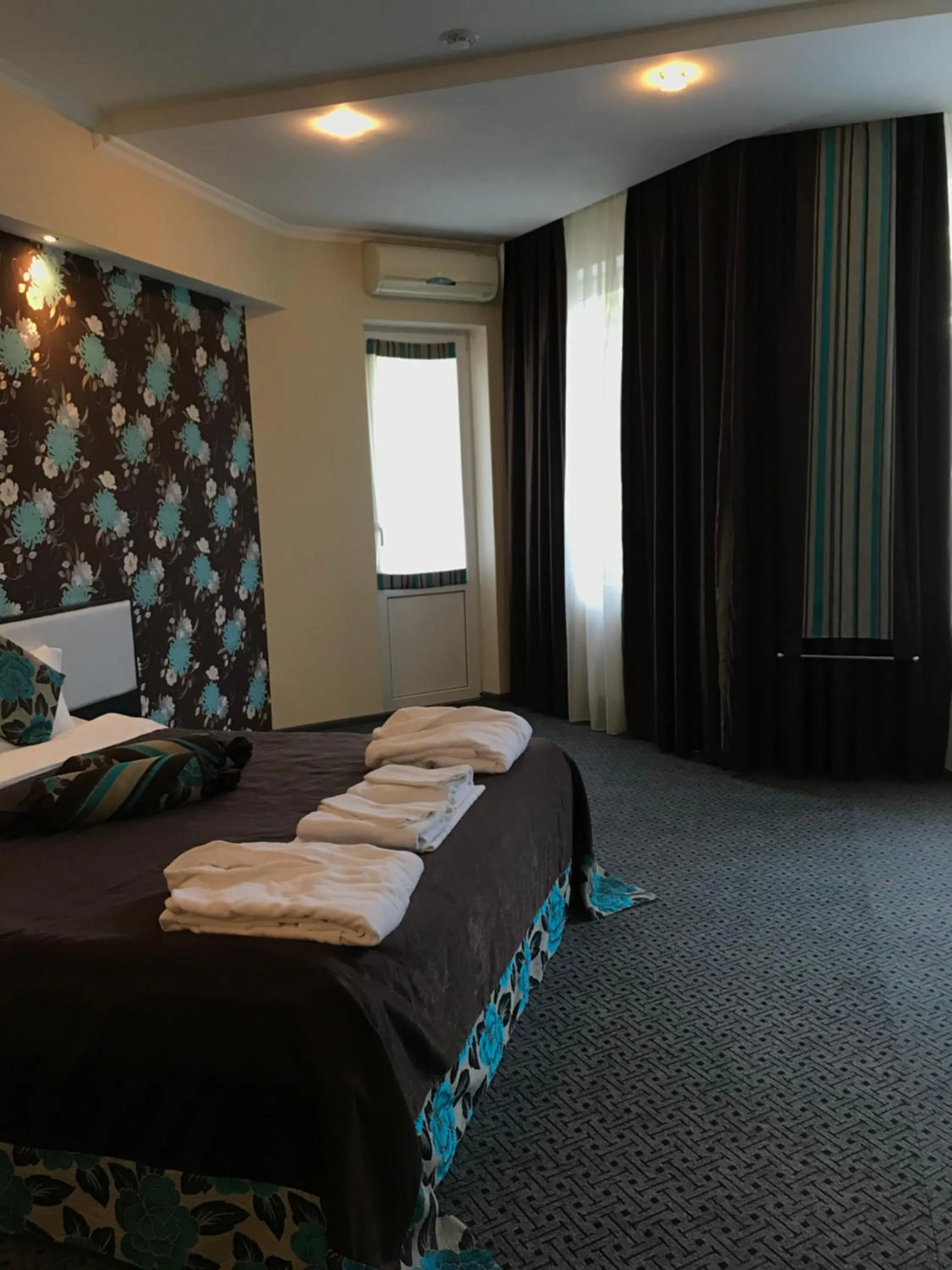 Bed in Hotel Aragvi