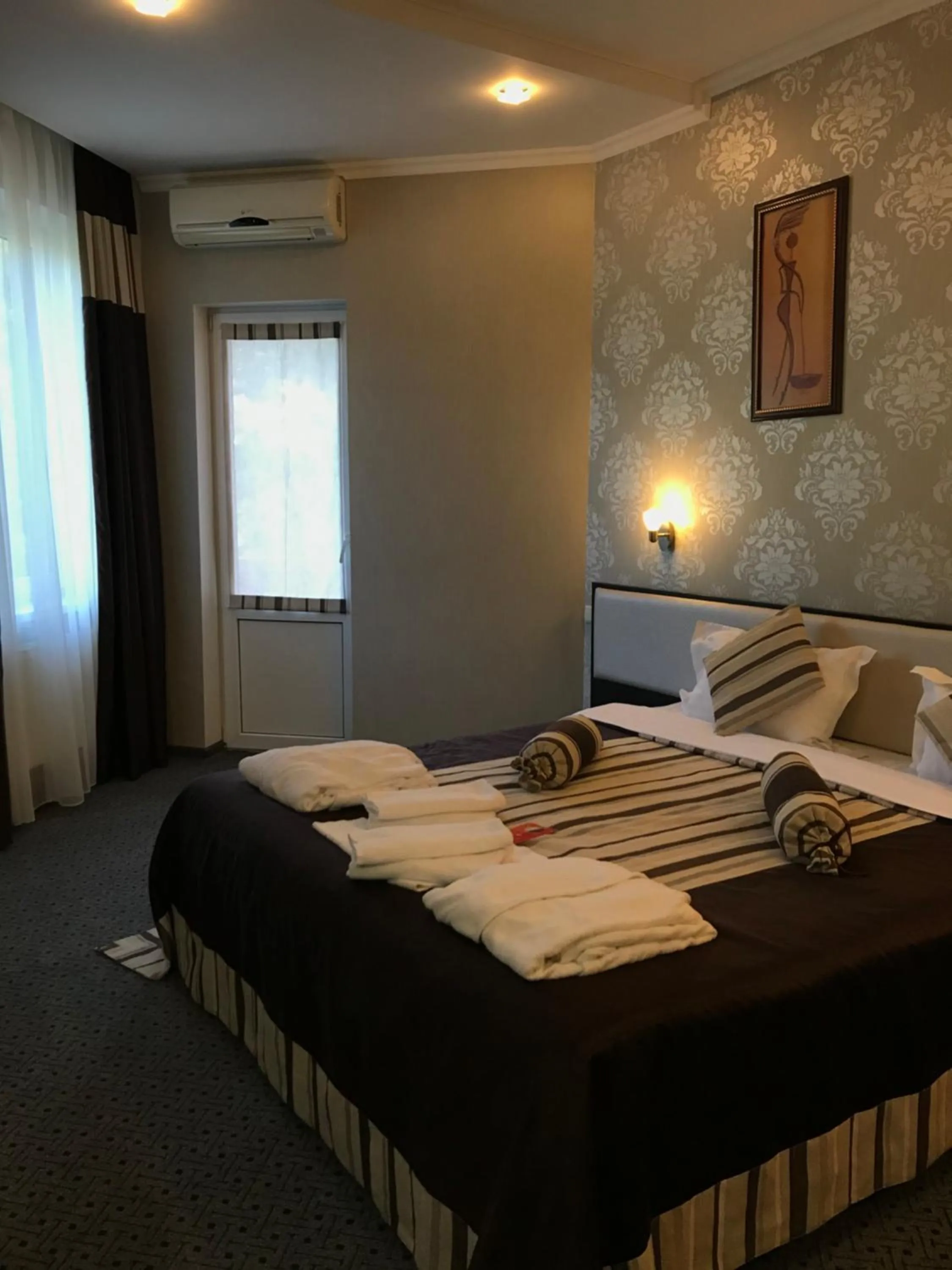 Bed in Hotel Aragvi