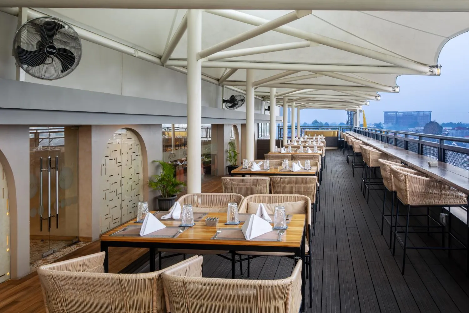 Restaurant/places to eat in Aston Bintaro Hotel & Conference Center