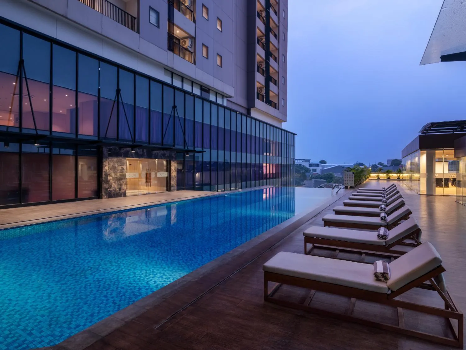 Swimming pool in Aston Bintaro Hotel & Conference Center