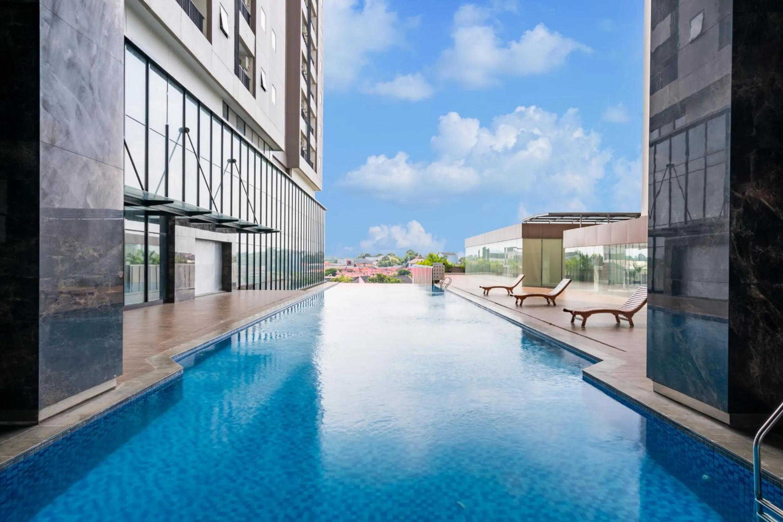 Swimming pool in Aston Bintaro Hotel & Conference Center