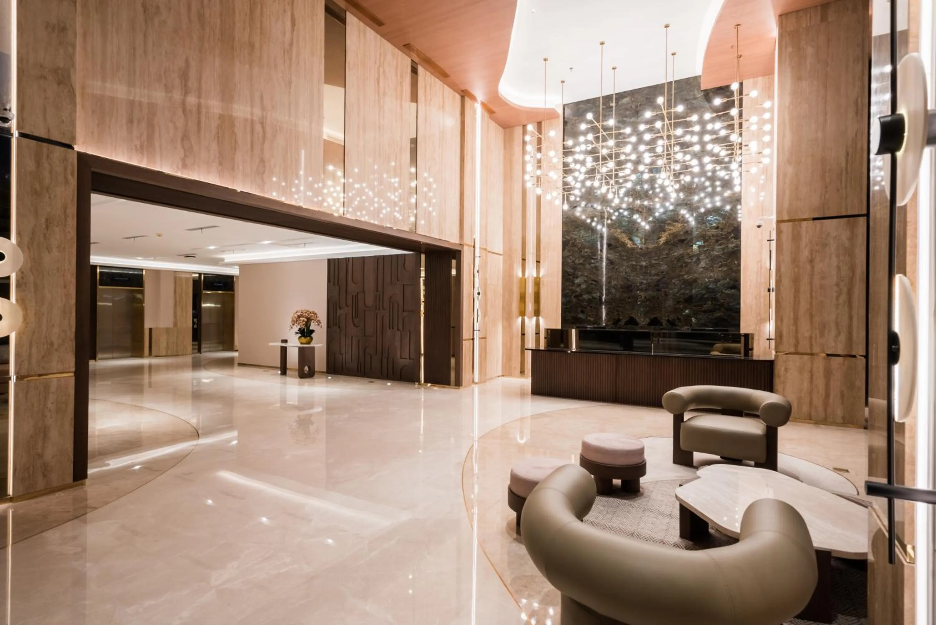 Lobby or reception in Aston Bintaro Hotel & Conference Center