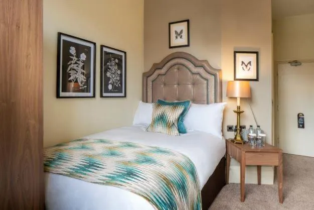 Bed in The Tudor House Hotel, Tewkesbury, Gloucestershire - The Coaching Inn Group