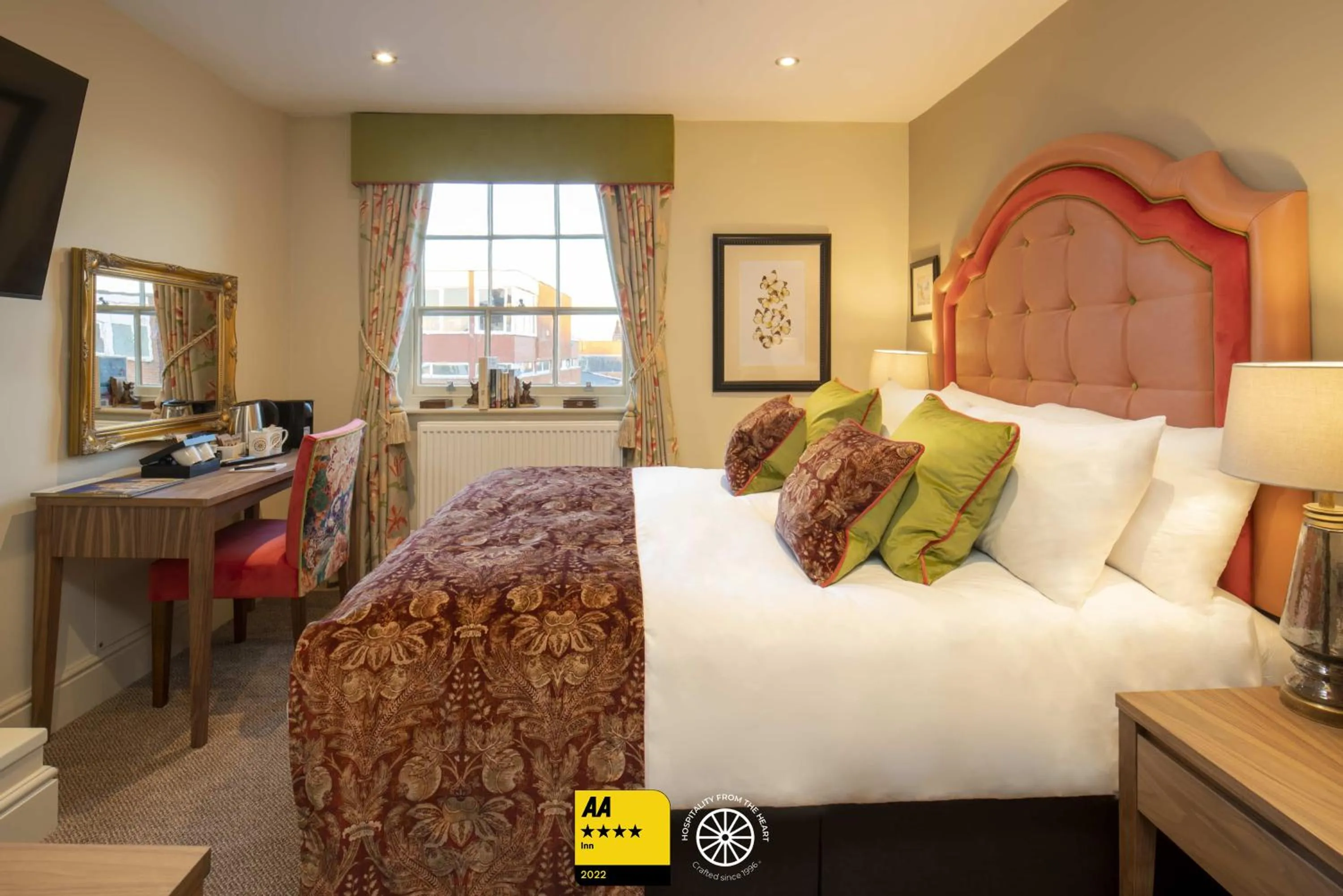 Bed in The Tudor House Hotel, Tewkesbury, Gloucestershire - The Coaching Inn Group