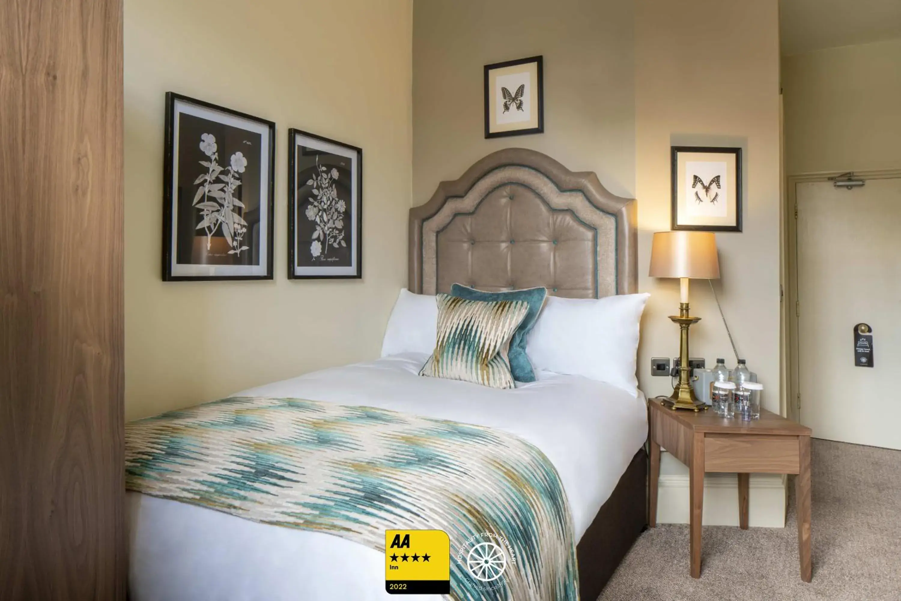 Single Room in The Tudor House Hotel, Tewkesbury, Gloucestershire - The Coaching Inn Group Single Room in The Tudor House Hotel, Tewkesbury, Gloucestershire - The Coaching Inn Group