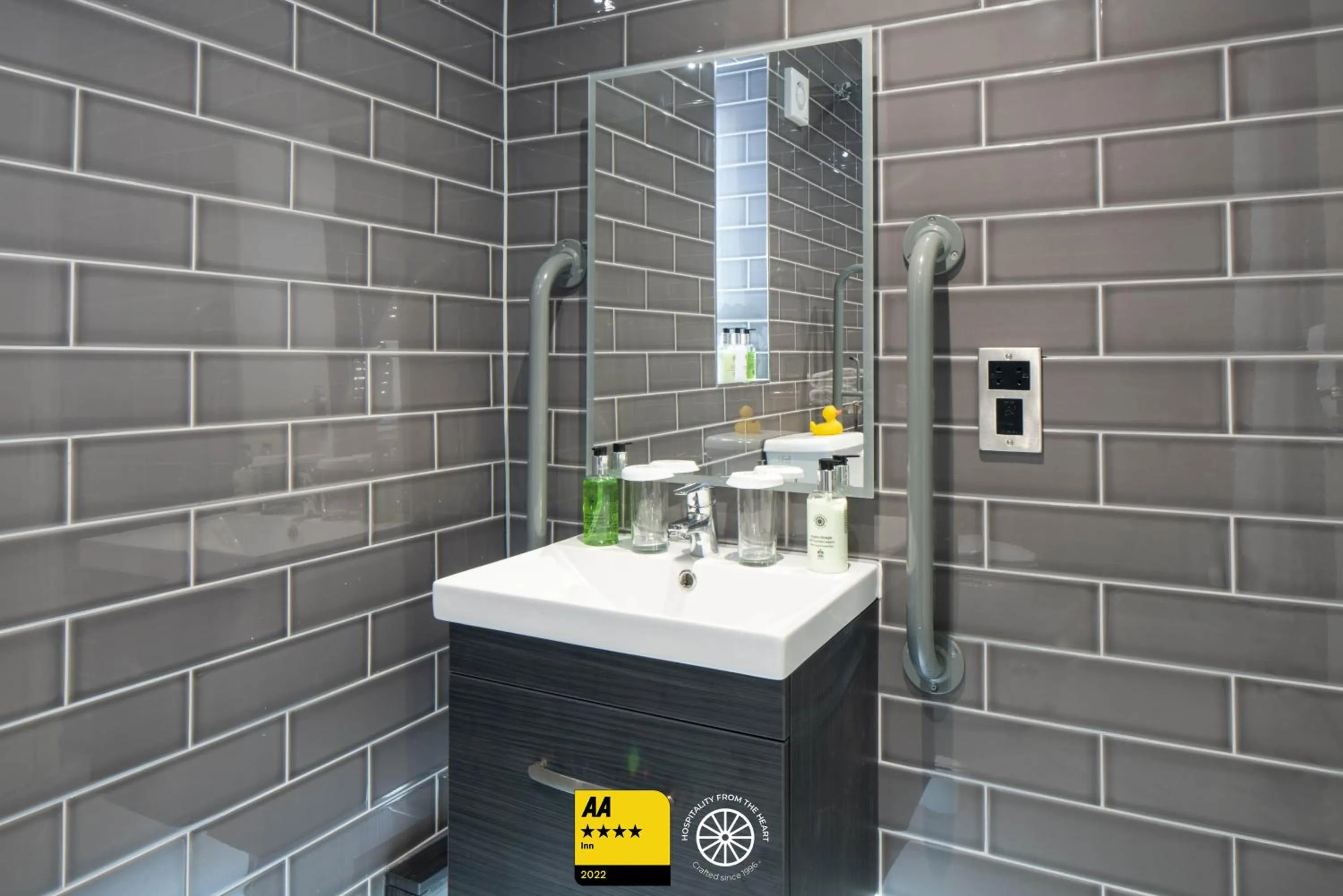 Bathroom in The Tudor House Hotel, Tewkesbury, Gloucestershire - The Coaching Inn Group