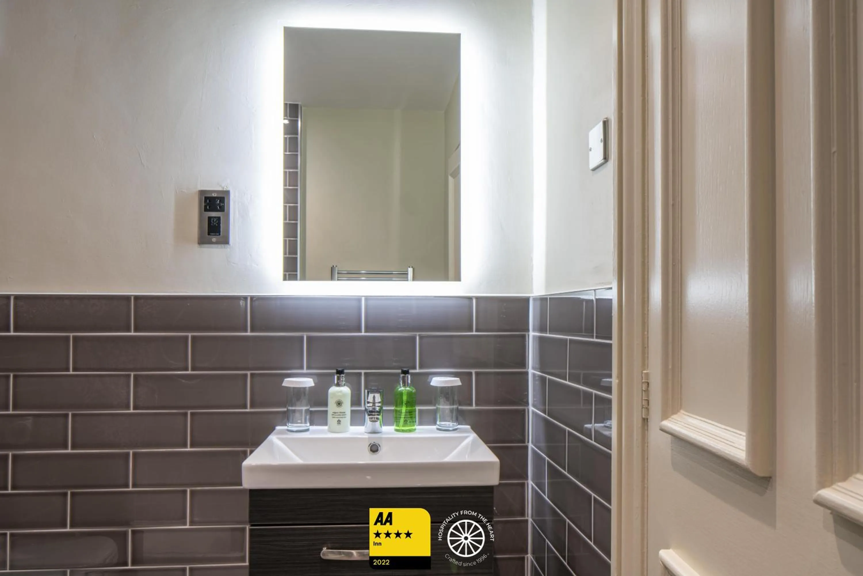 Bathroom in The Tudor House Hotel, Tewkesbury, Gloucestershire - The Coaching Inn Group