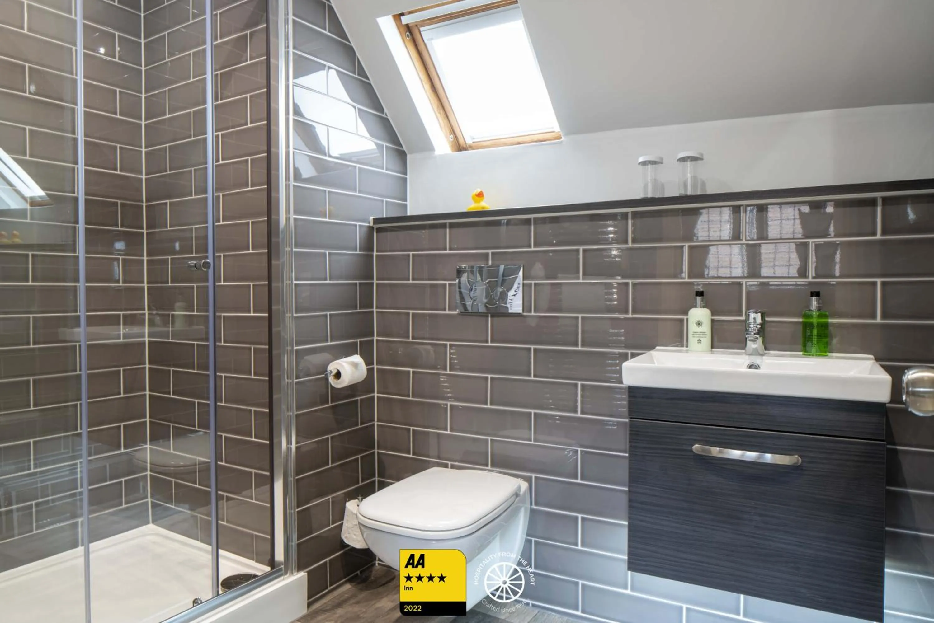 Bathroom in The Tudor House Hotel, Tewkesbury, Gloucestershire - The Coaching Inn Group