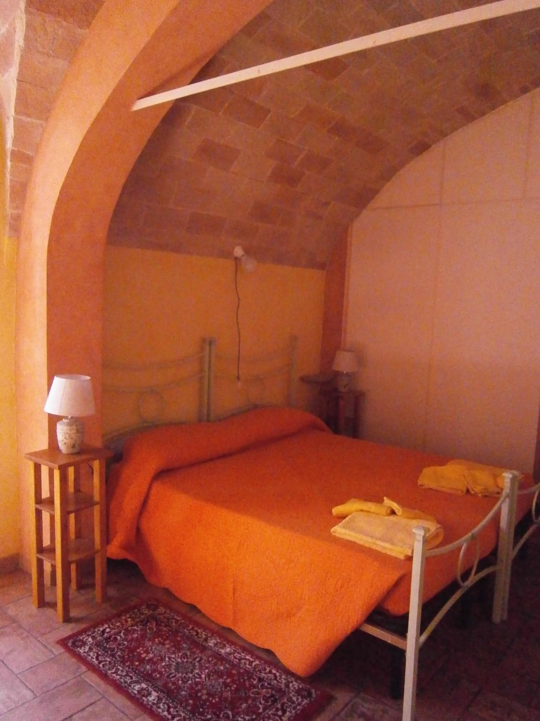 Bed in Lo Sfizio B&B