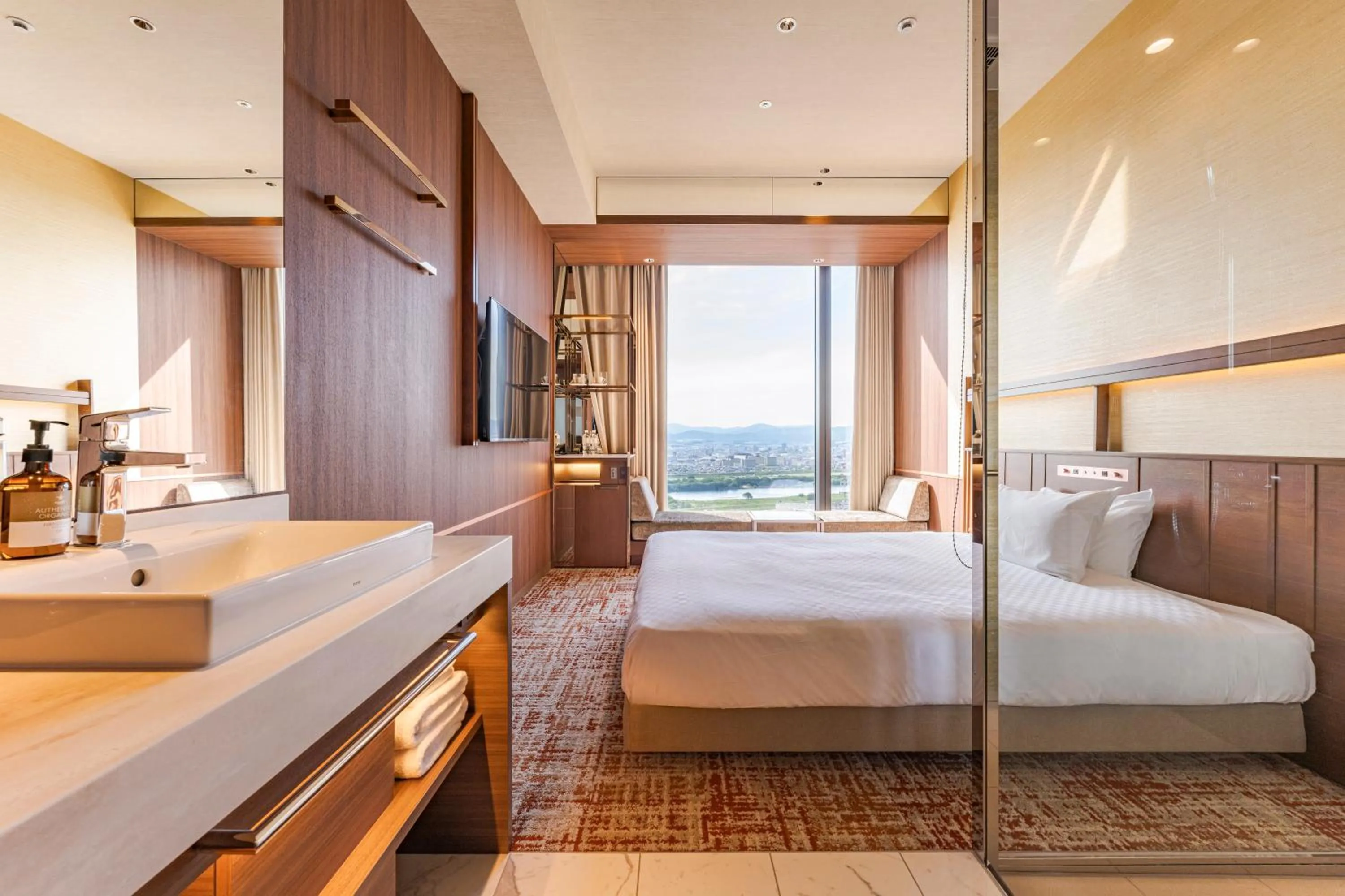 Photo of the whole room, Bed in Candeo Hotels Osaka Hirakata