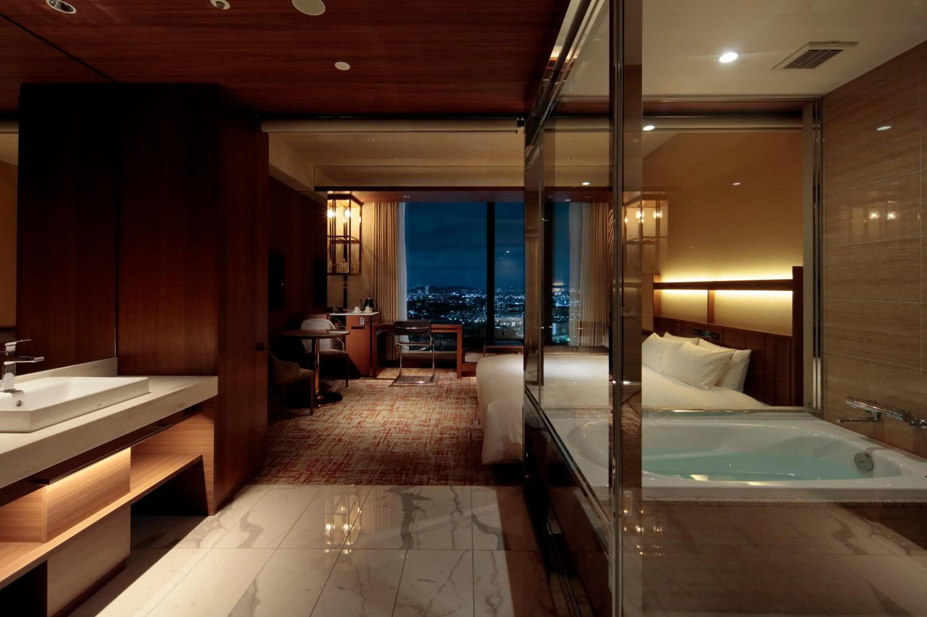 Bed in Candeo Hotels Osaka Hirakata