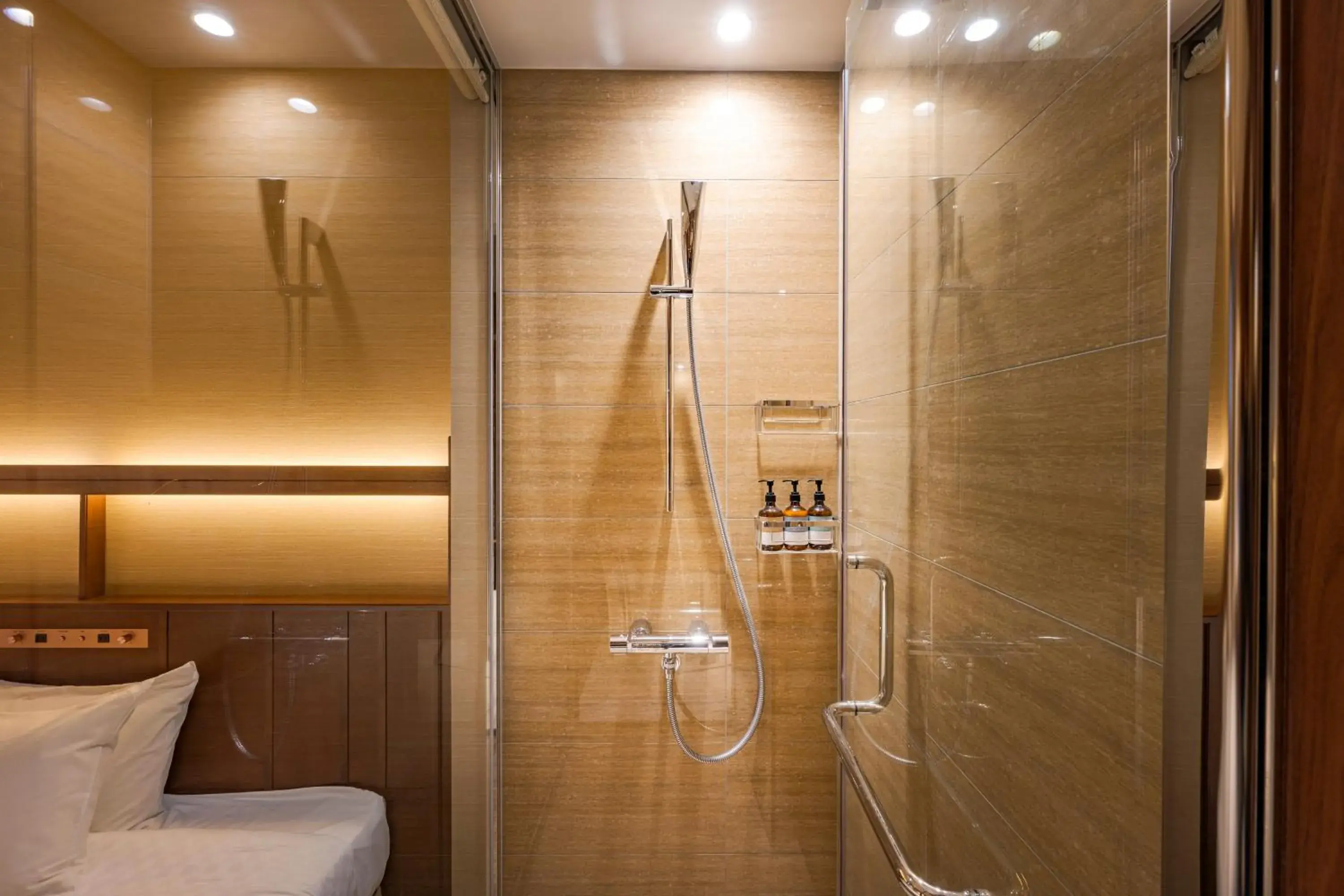 Deluxe King Room - Non-Smoking in Candeo Hotels Osaka Hirakata Deluxe King Room - Non-Smoking in Candeo Hotels Osaka Hirakata