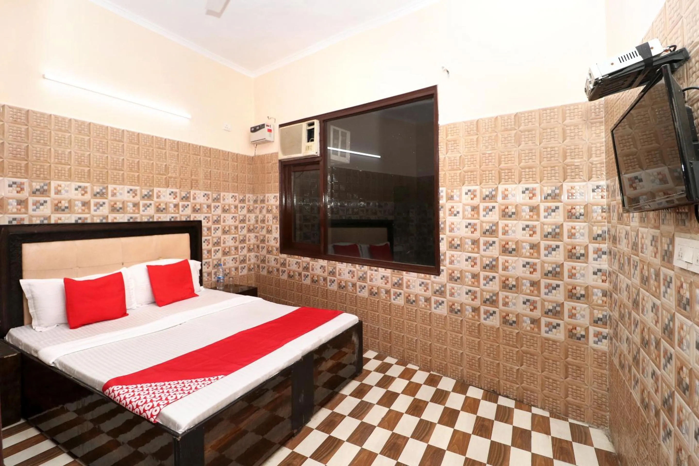Bedroom, Bed in Hotel O Kapoor Residency