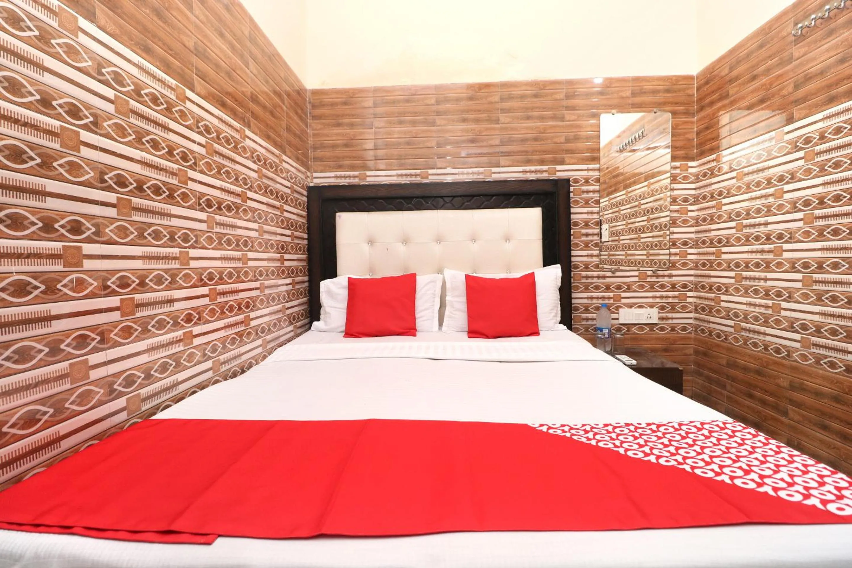 Bedroom, Bed in Hotel O Kapoor Residency