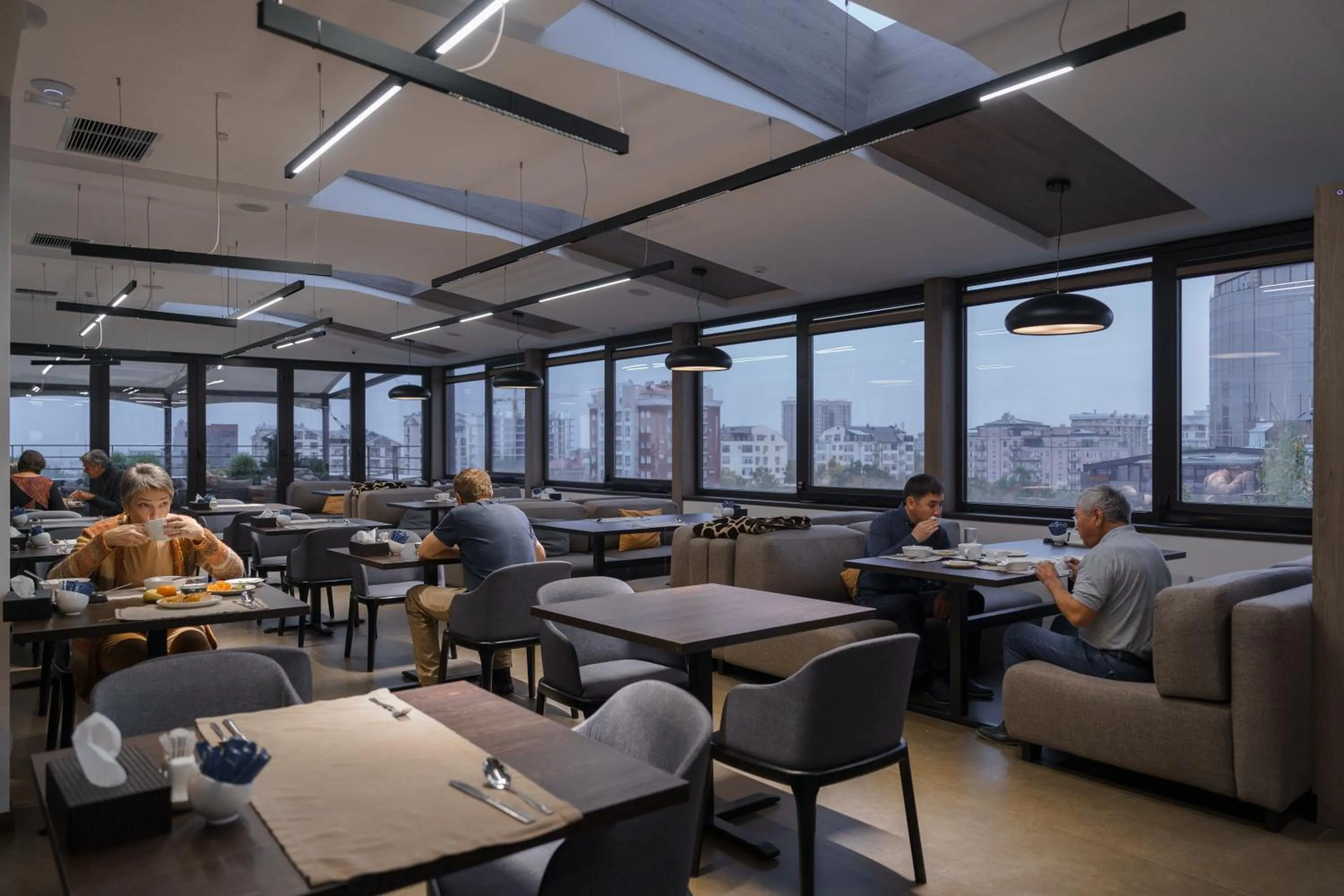 Restaurant/places to eat in Ambassador Hotel