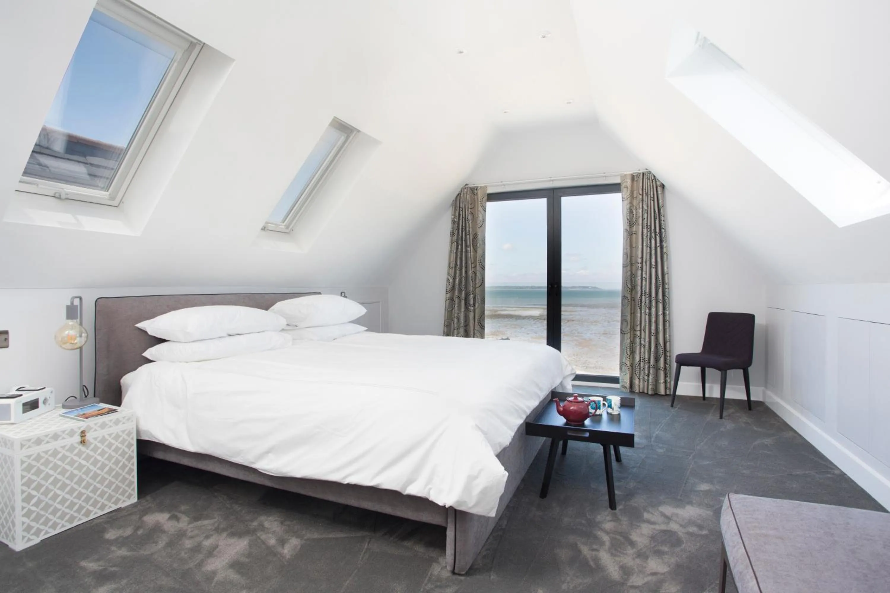 Bedroom, Bed in Sea Sunset Cottage