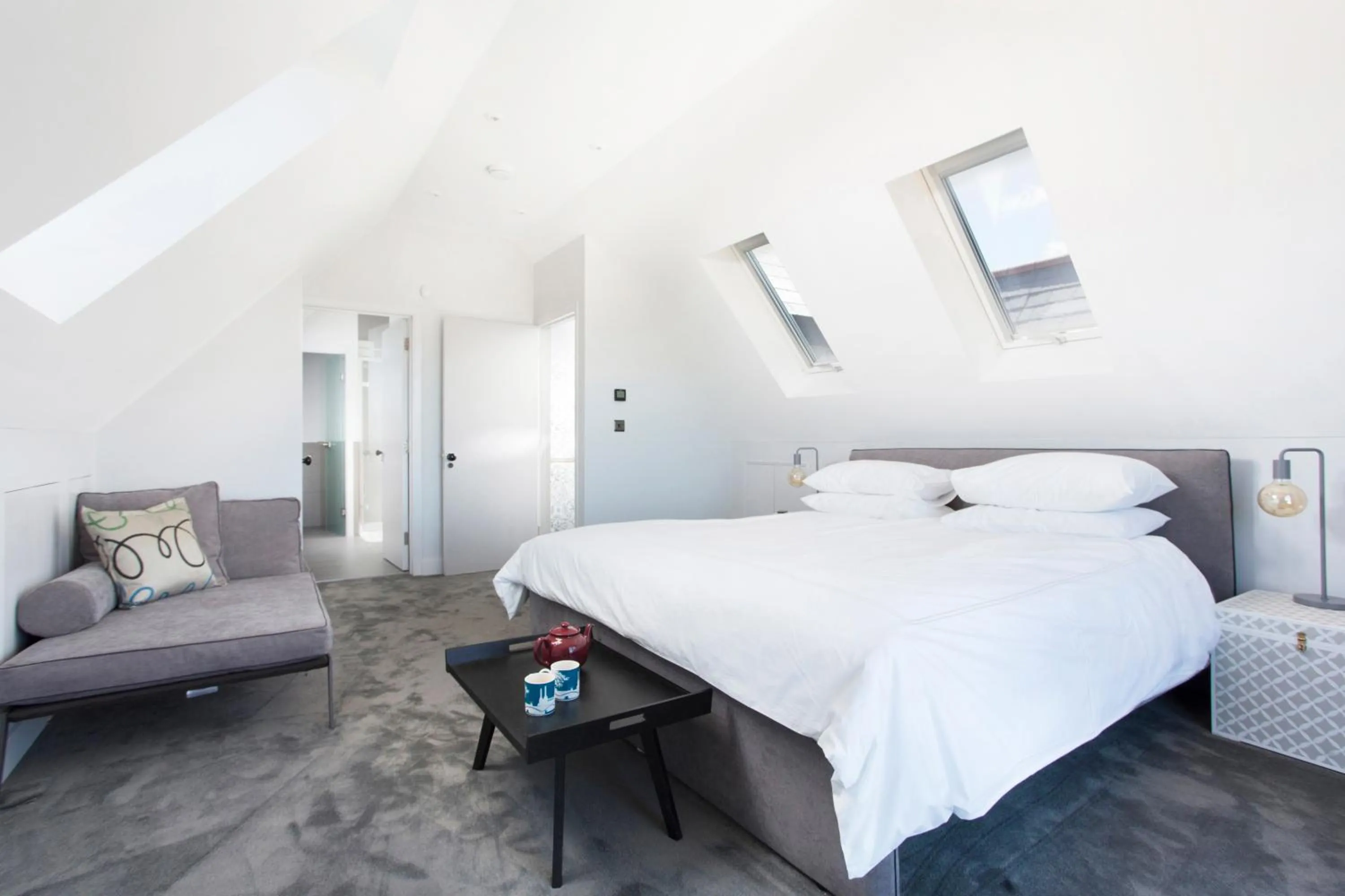 Bedroom, Bed in Sea Sunset Cottage