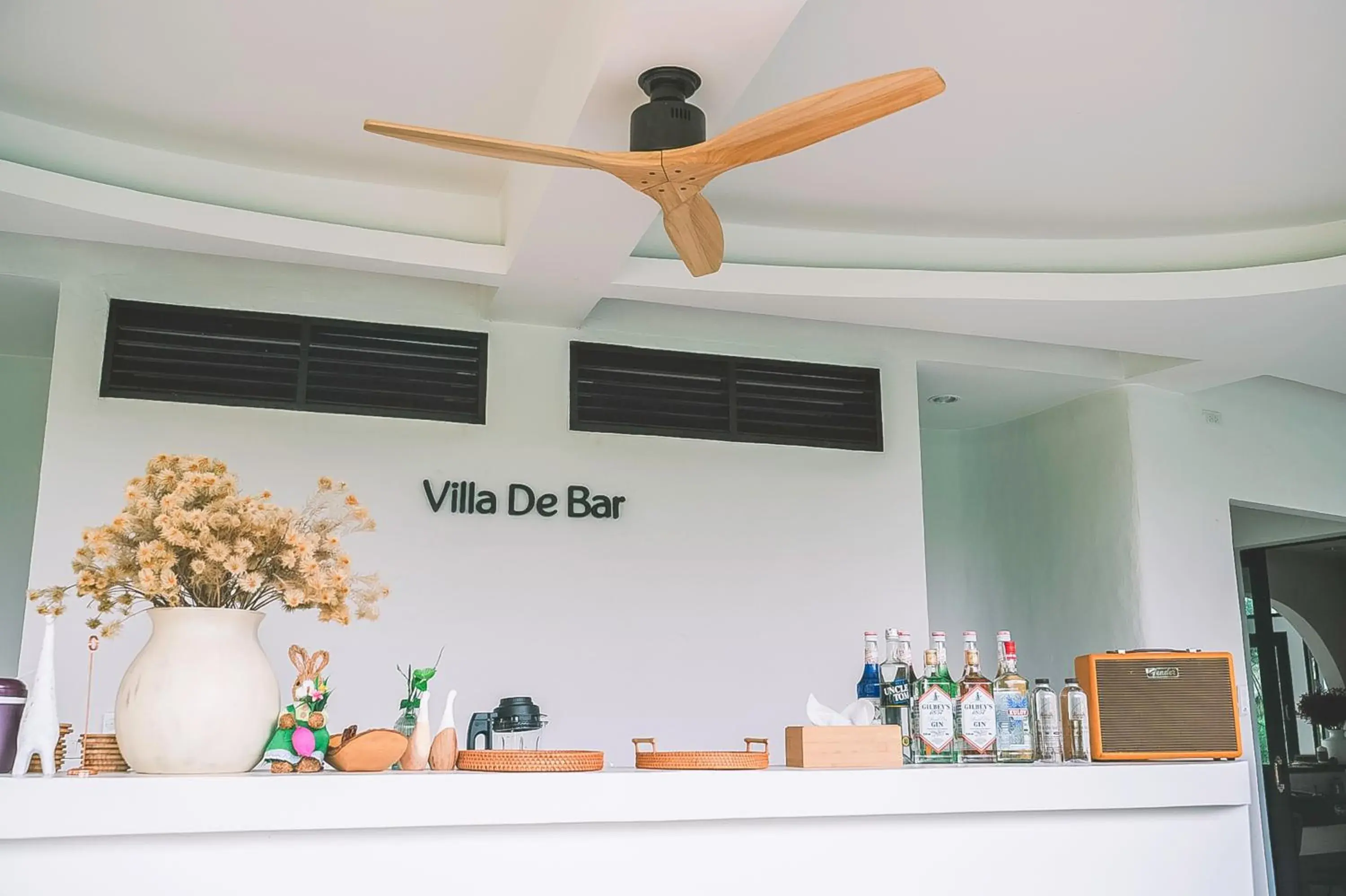 Lounge or bar in Villa De Leaf River Kaeng Krachan Lounge or bar in Villa De Leaf River Kaeng Krachan