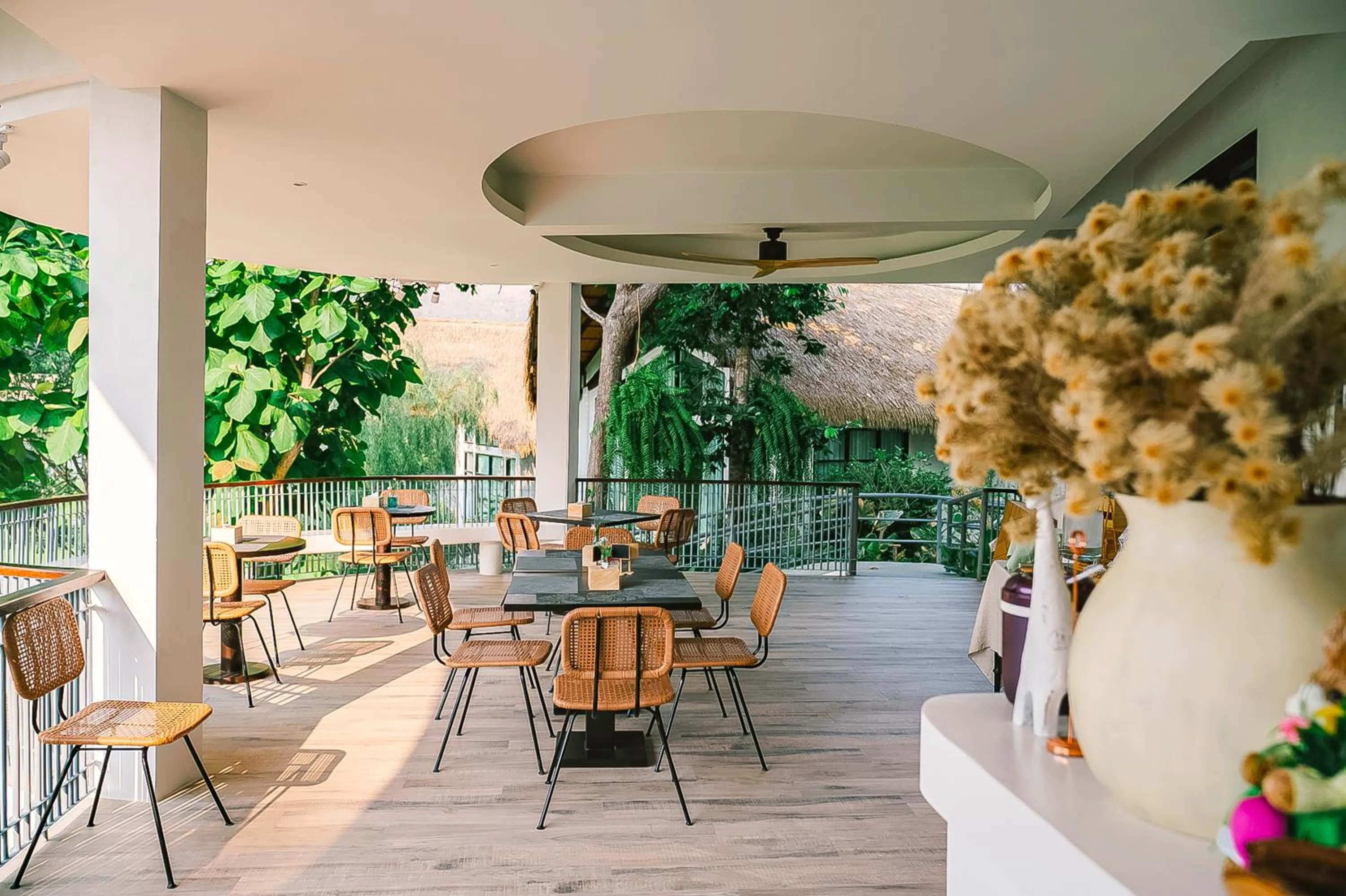 Restaurant/places to eat in Villa De Leaf River Kaeng Krachan